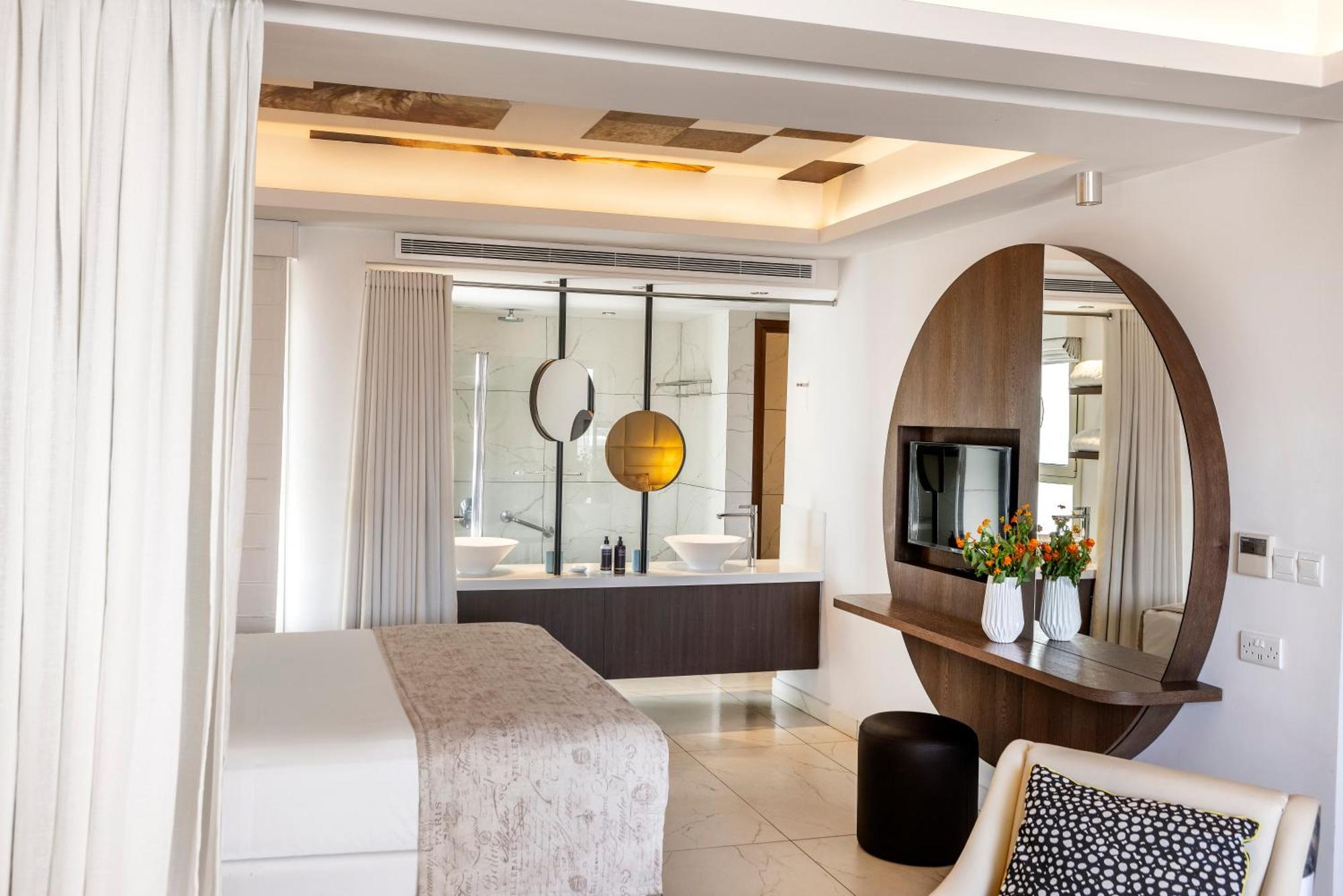 Deluxe Larger Suite