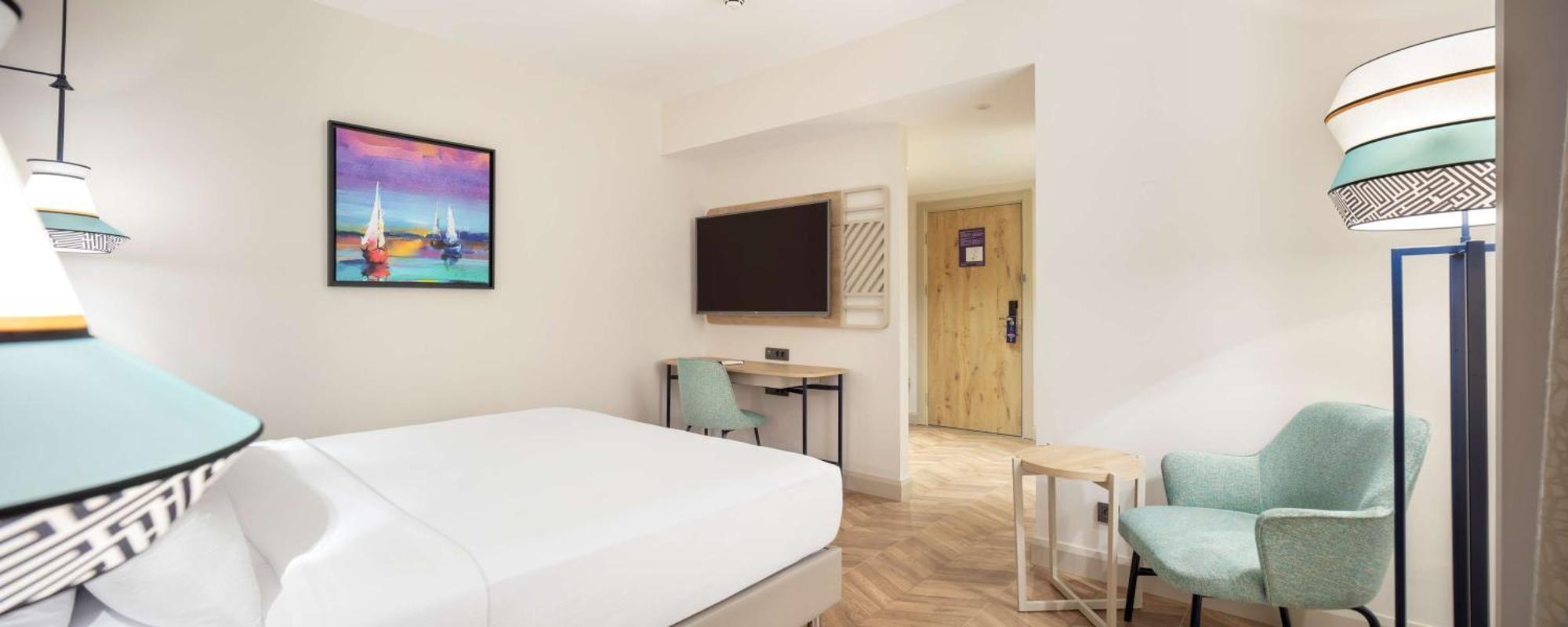 Deluxe King Room,1551584854:JPEG