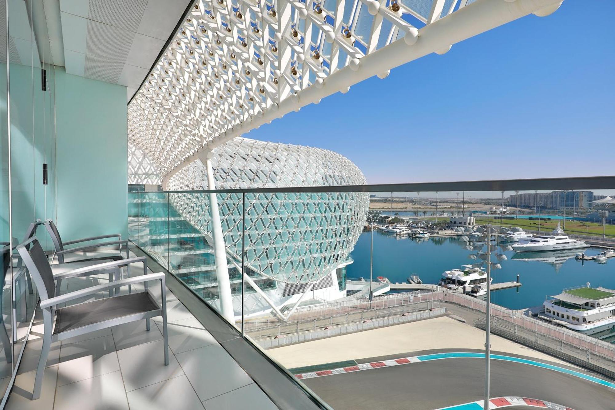 Superior Suite 1 Bedroom Suite 1 King Balcony Complimentary Yas Beach Access,1553652814:JPEG