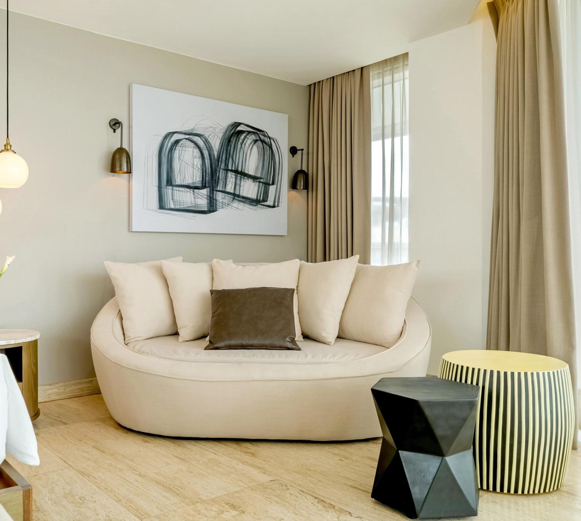 Urban Suite Downtown House