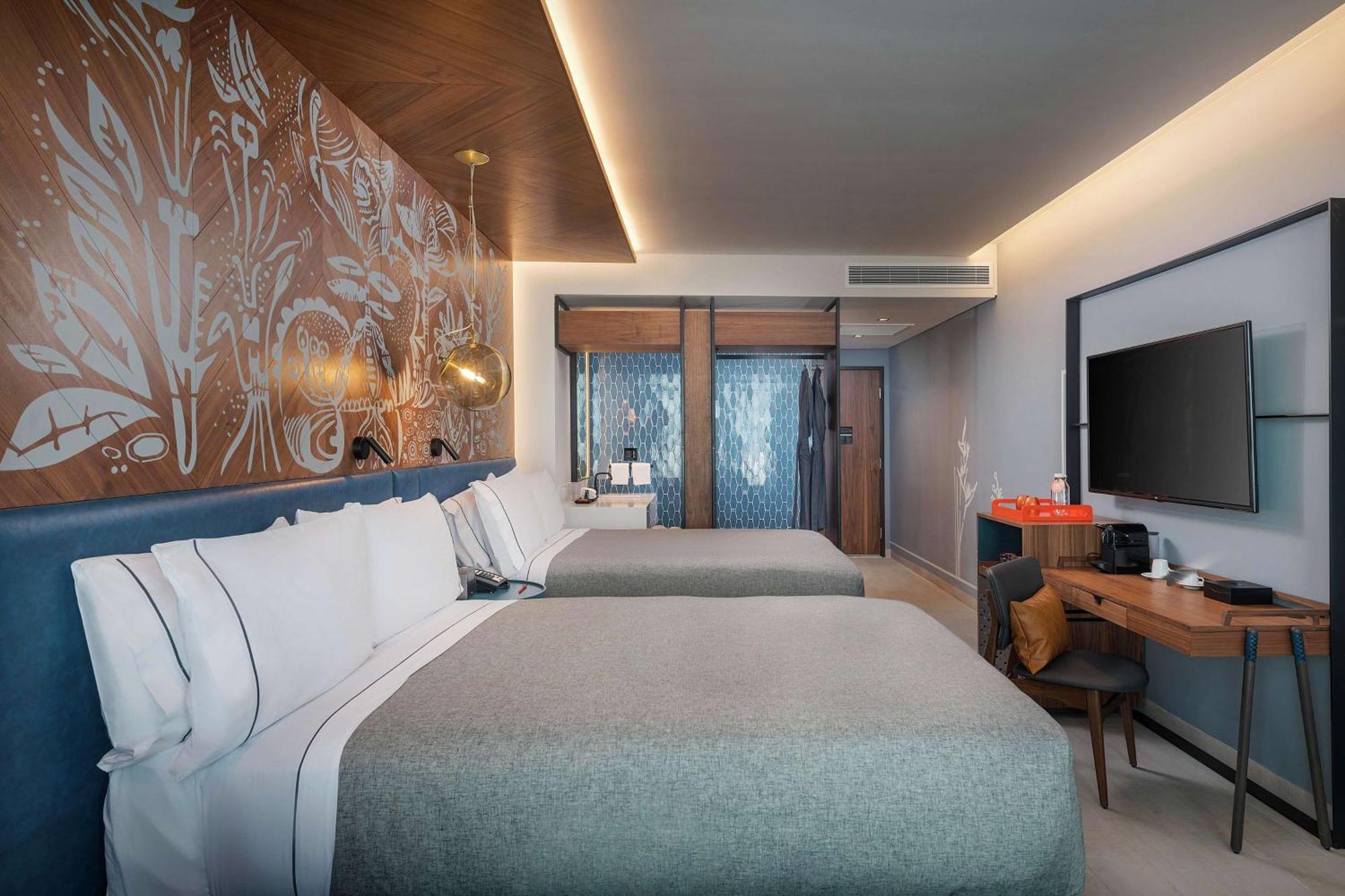 Queen Room with Two Queen Beds and View