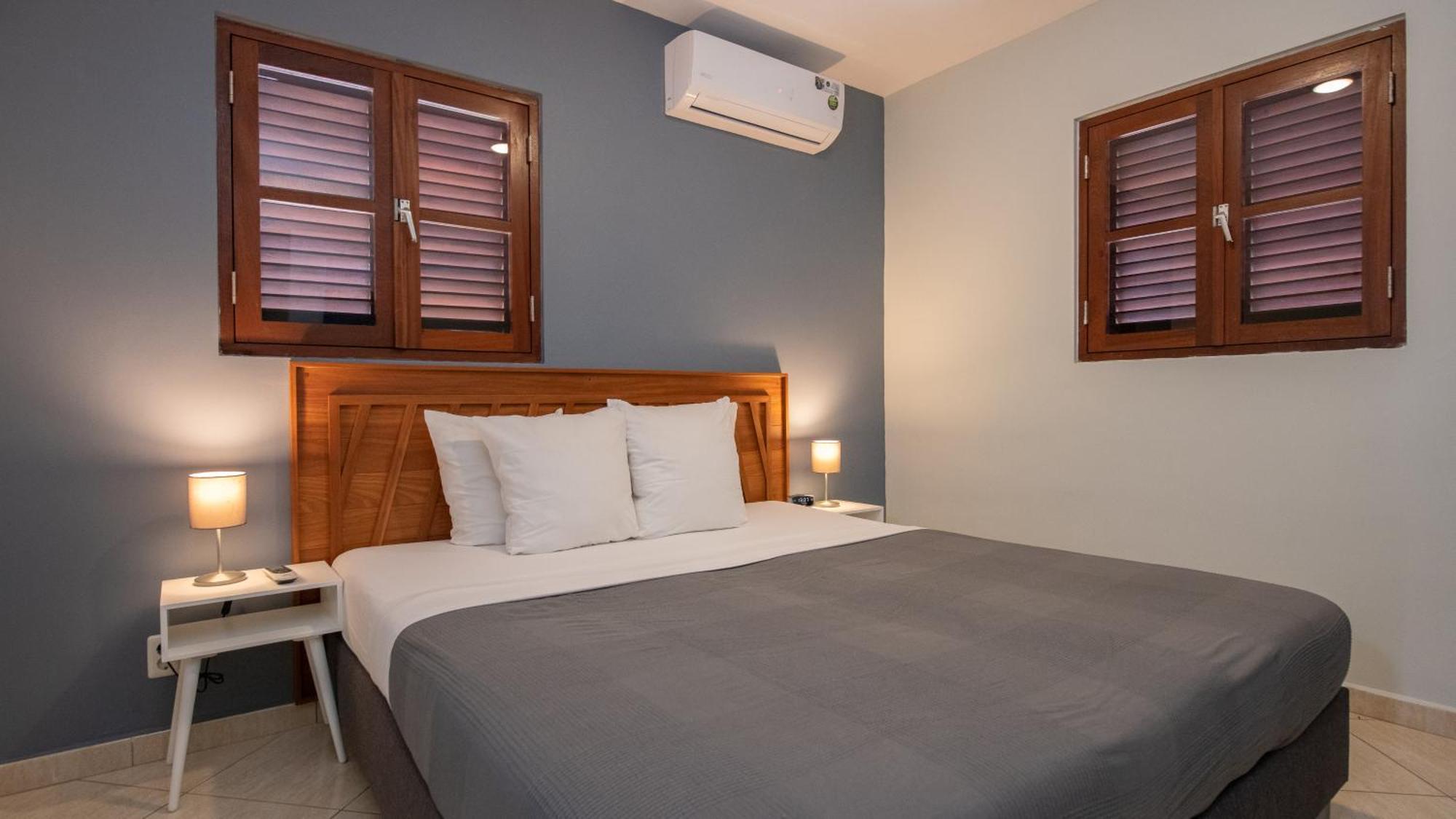 1 Double Bed Suite Non-Smoking