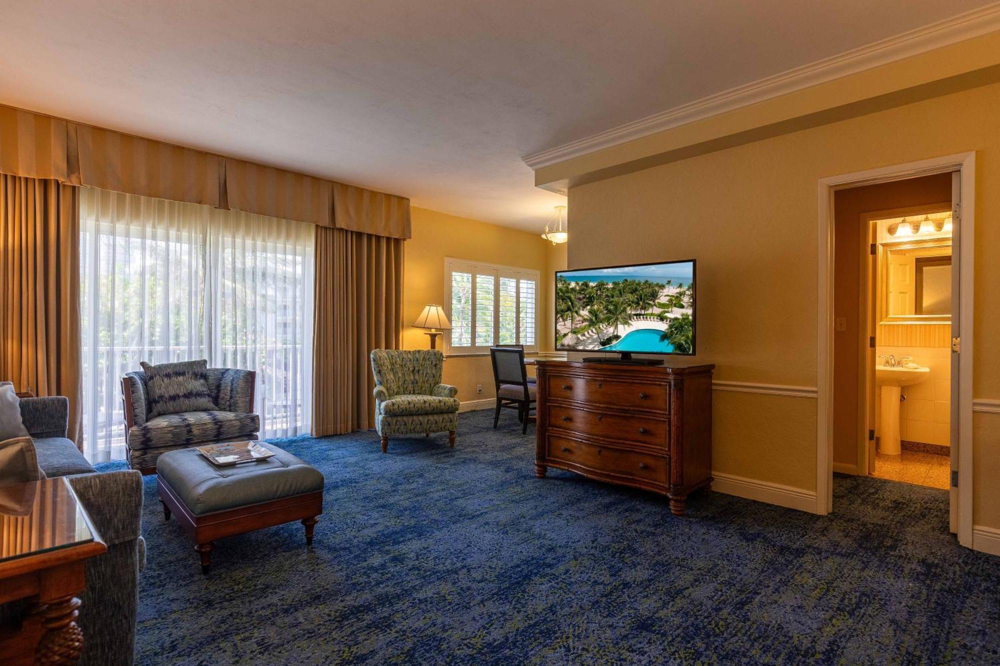 Deluxe One Bedroom Suite