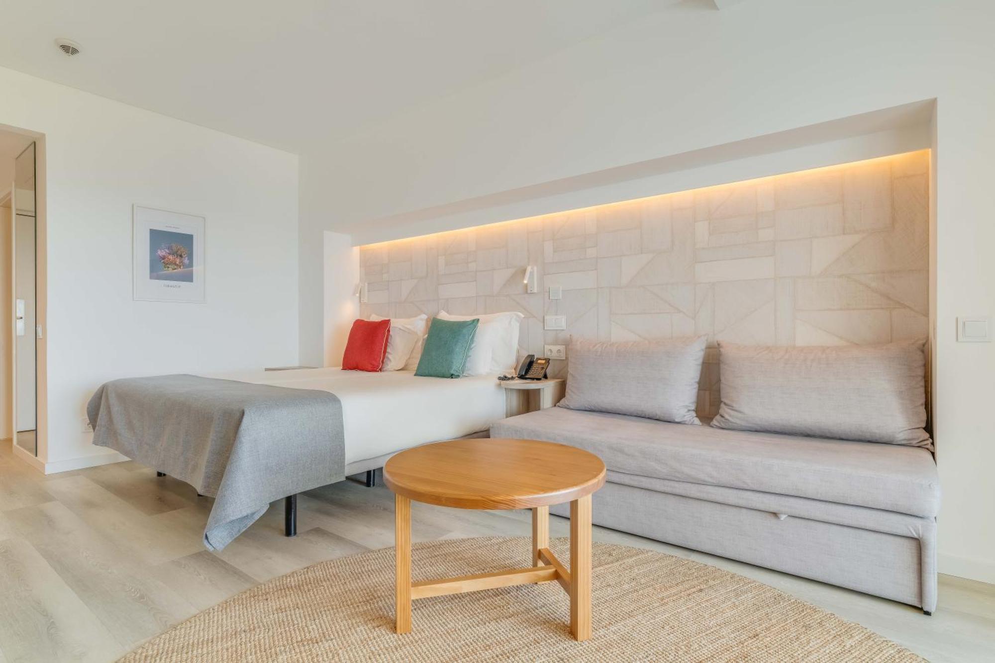 Double or Twin Room Sea View