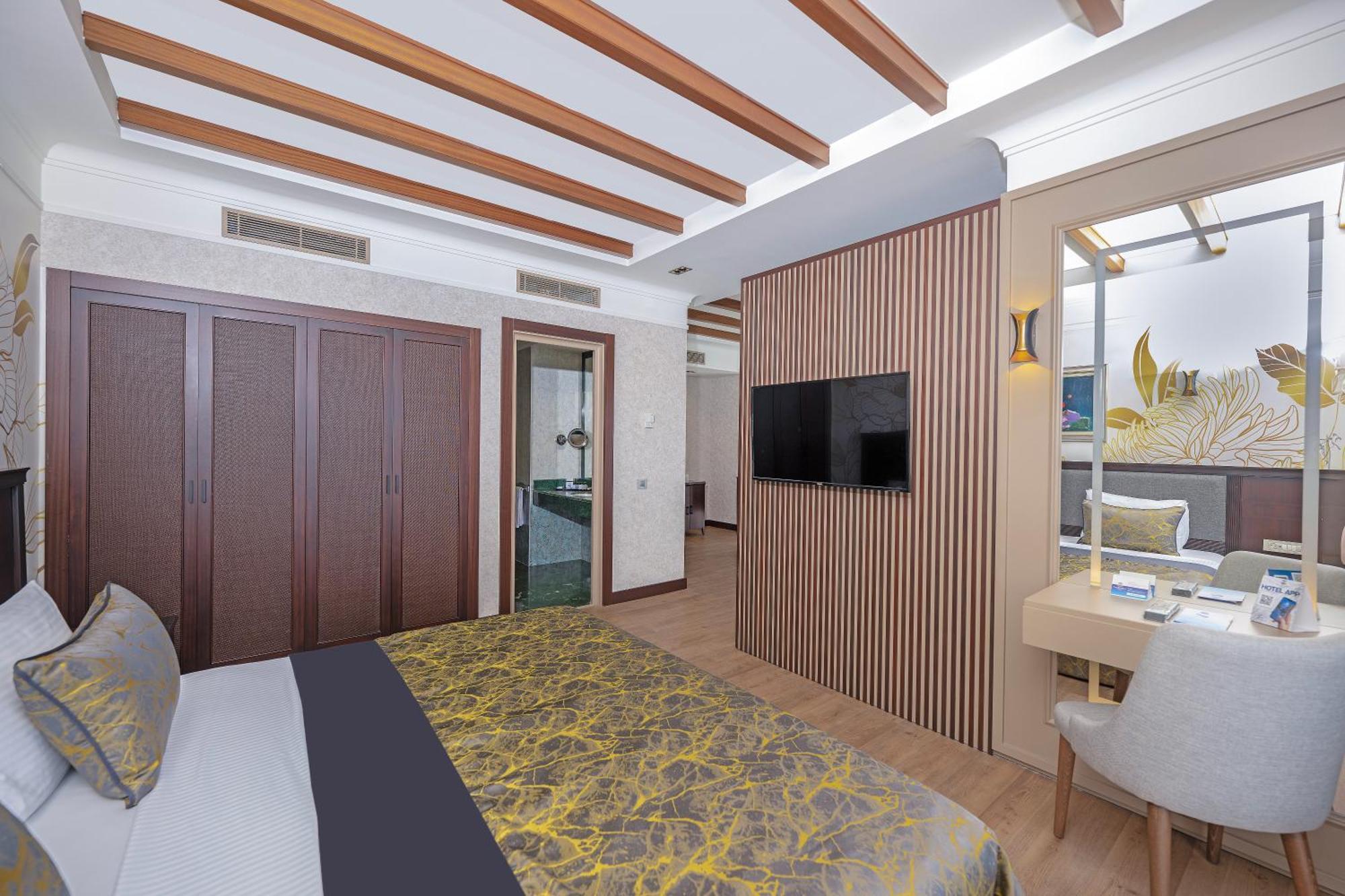 Senior Suite