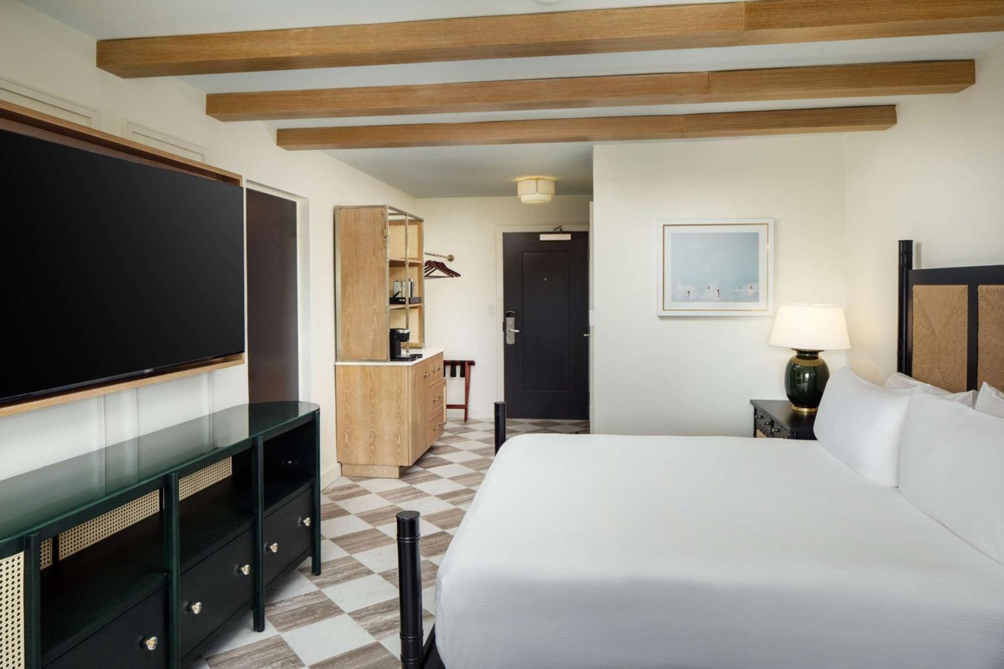 King Room Beachfront Walkout,1592051573:JPEG