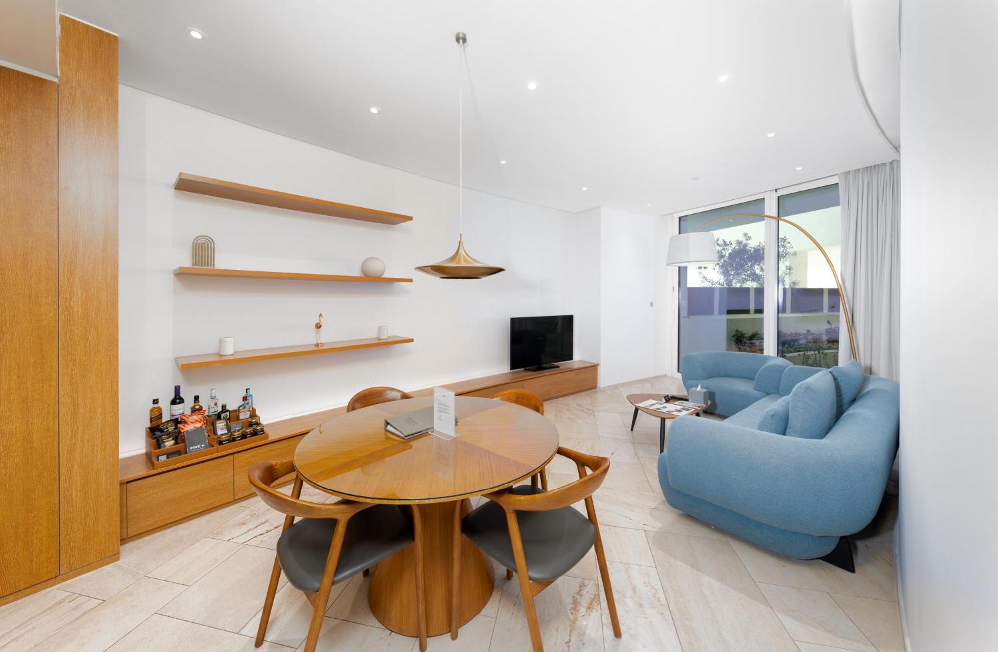 1 Bedroom Sky Villa Pool Including & Party Access