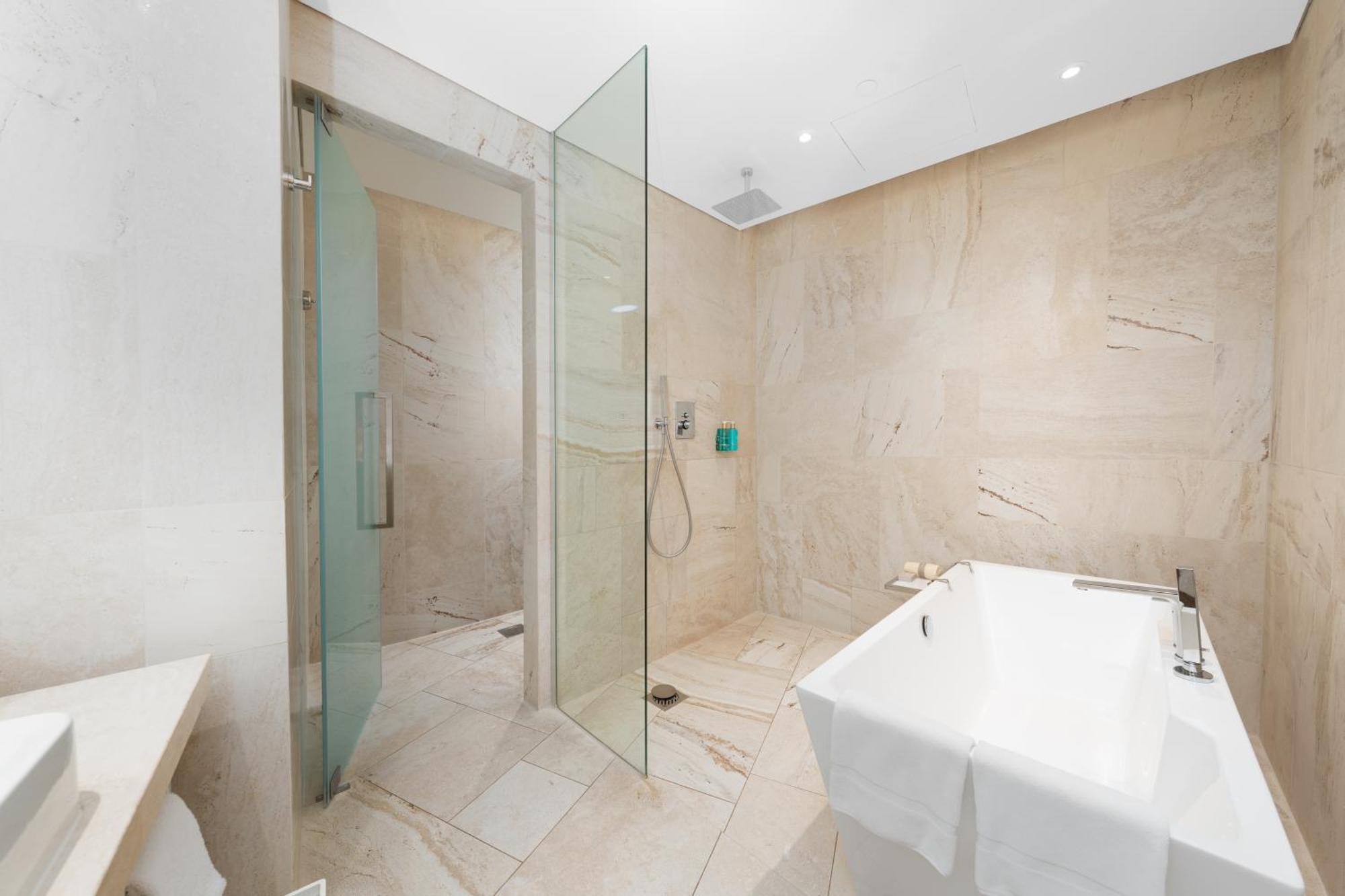 Master Suite Pool Including & Party Access