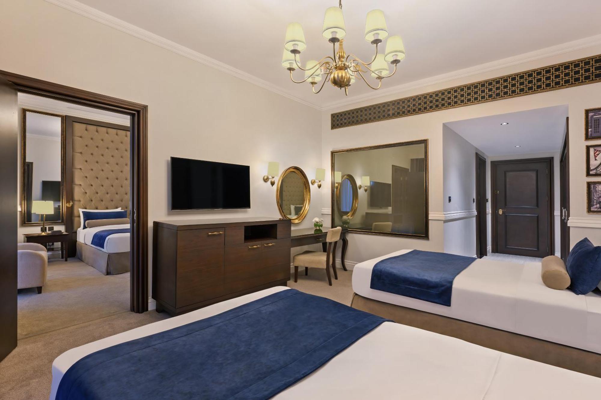 Superior Room Private Beach Infinity Pool Lazy River & Kids Club Access