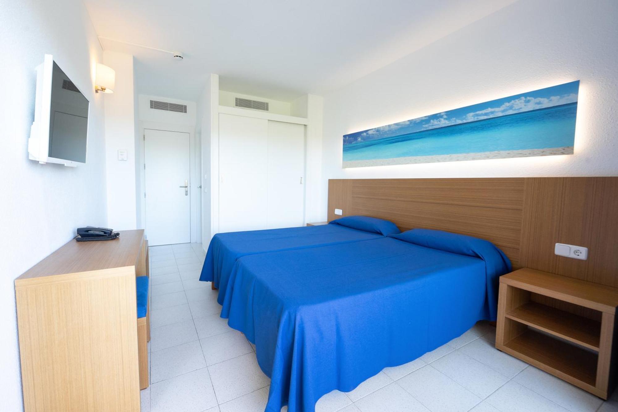 Twin Room,1559547337:JPEG