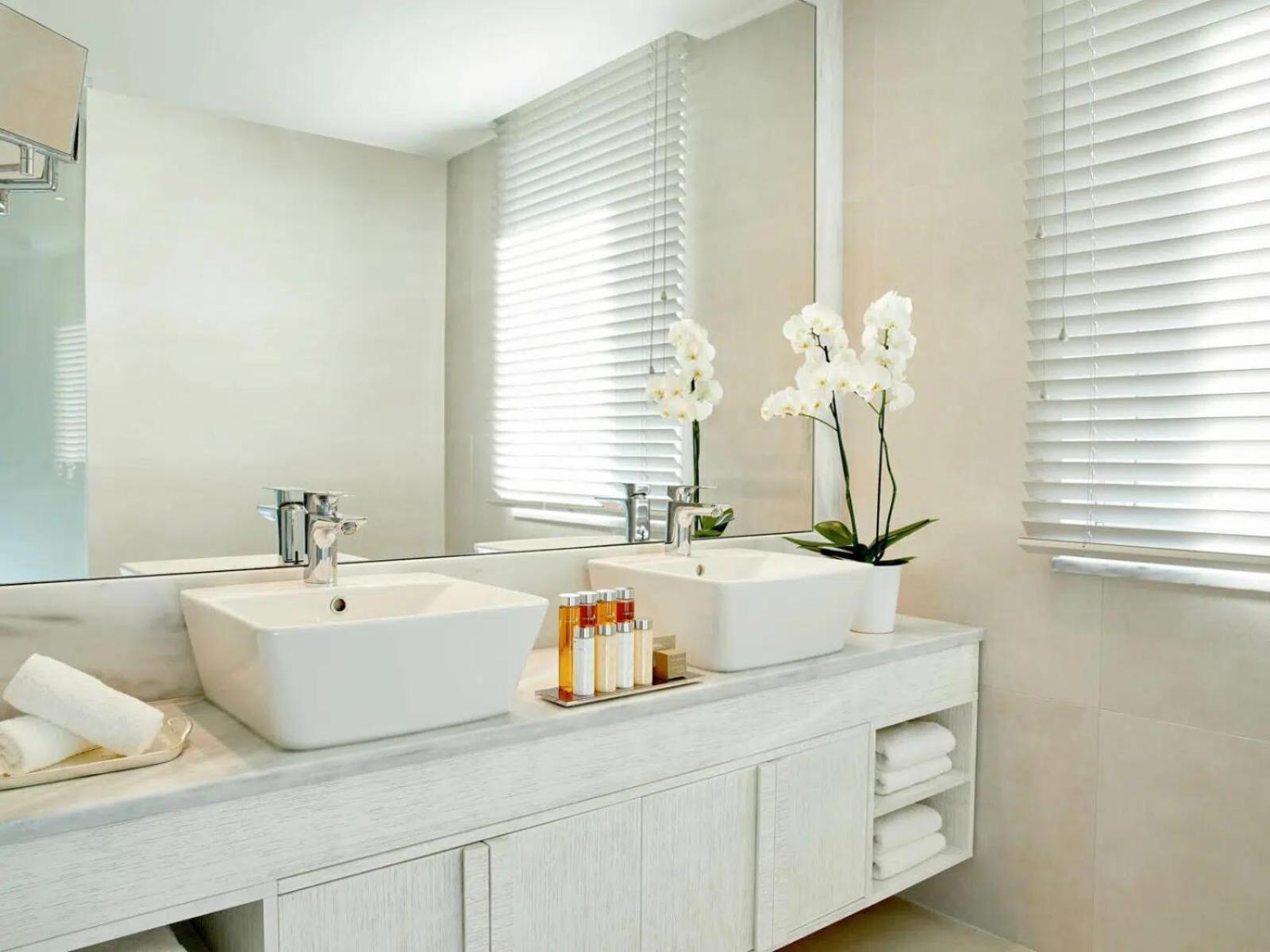 Junior Suite with Private Garden, Garden View