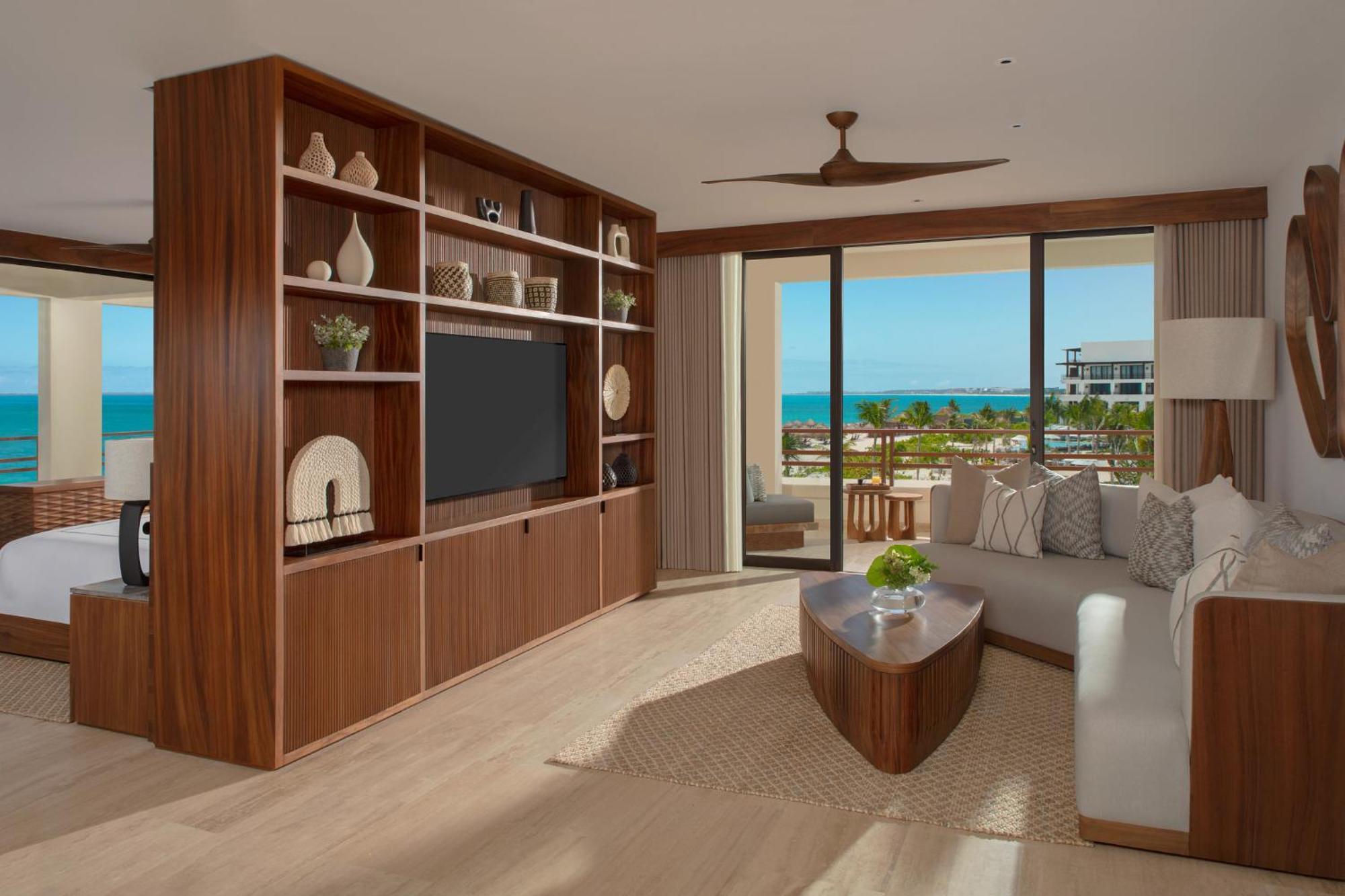 Preferred Club Master Suite Corner Ocean Front