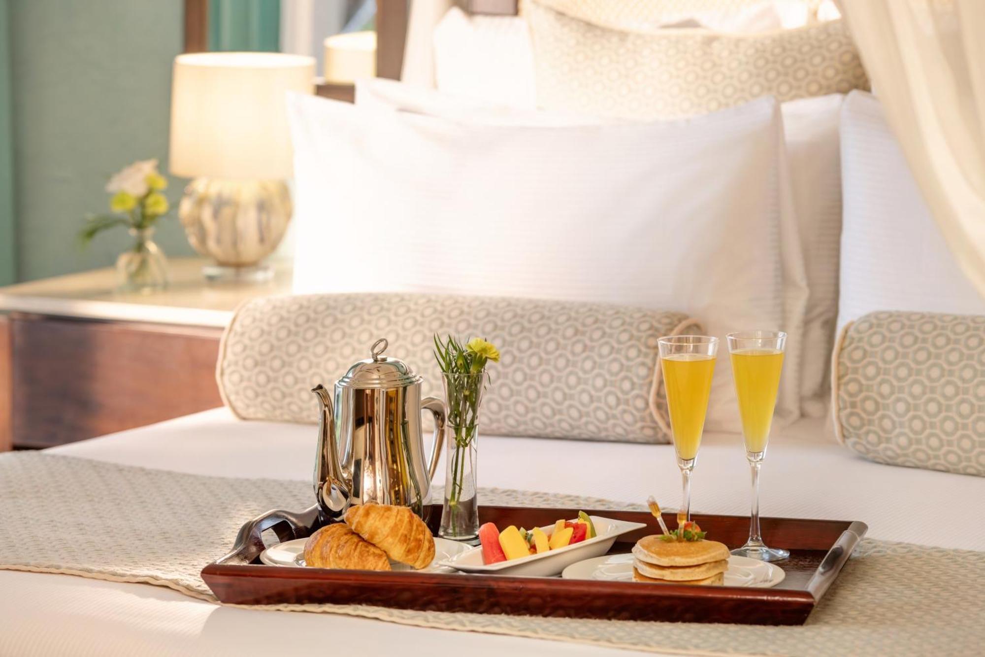 Preferred Club Master Suite Ocean Front 1 King  