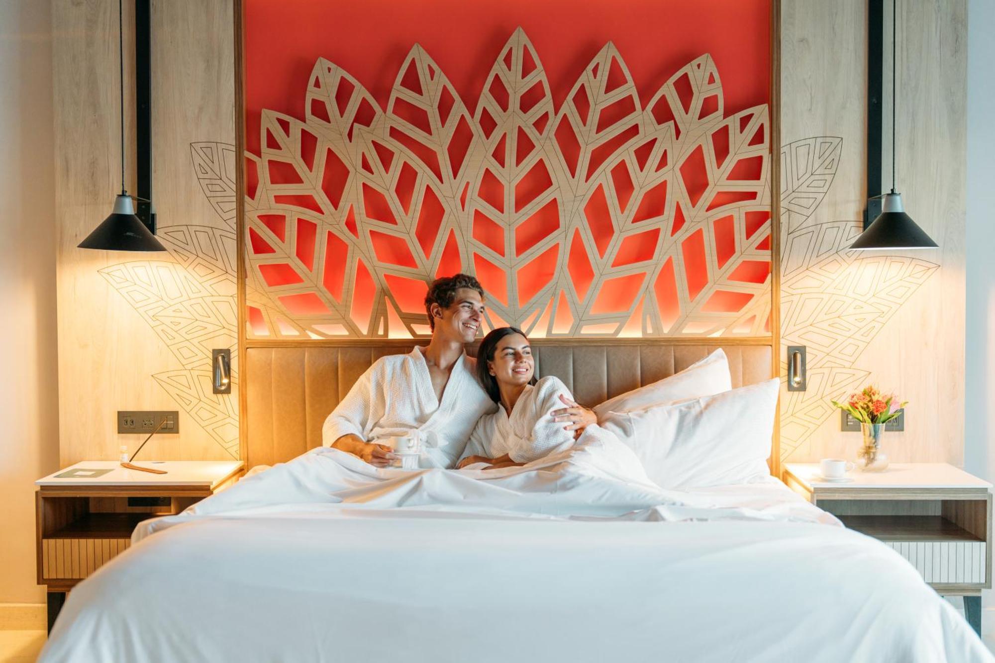 Preferred Club Swim-Out Graden View 1 King Bed