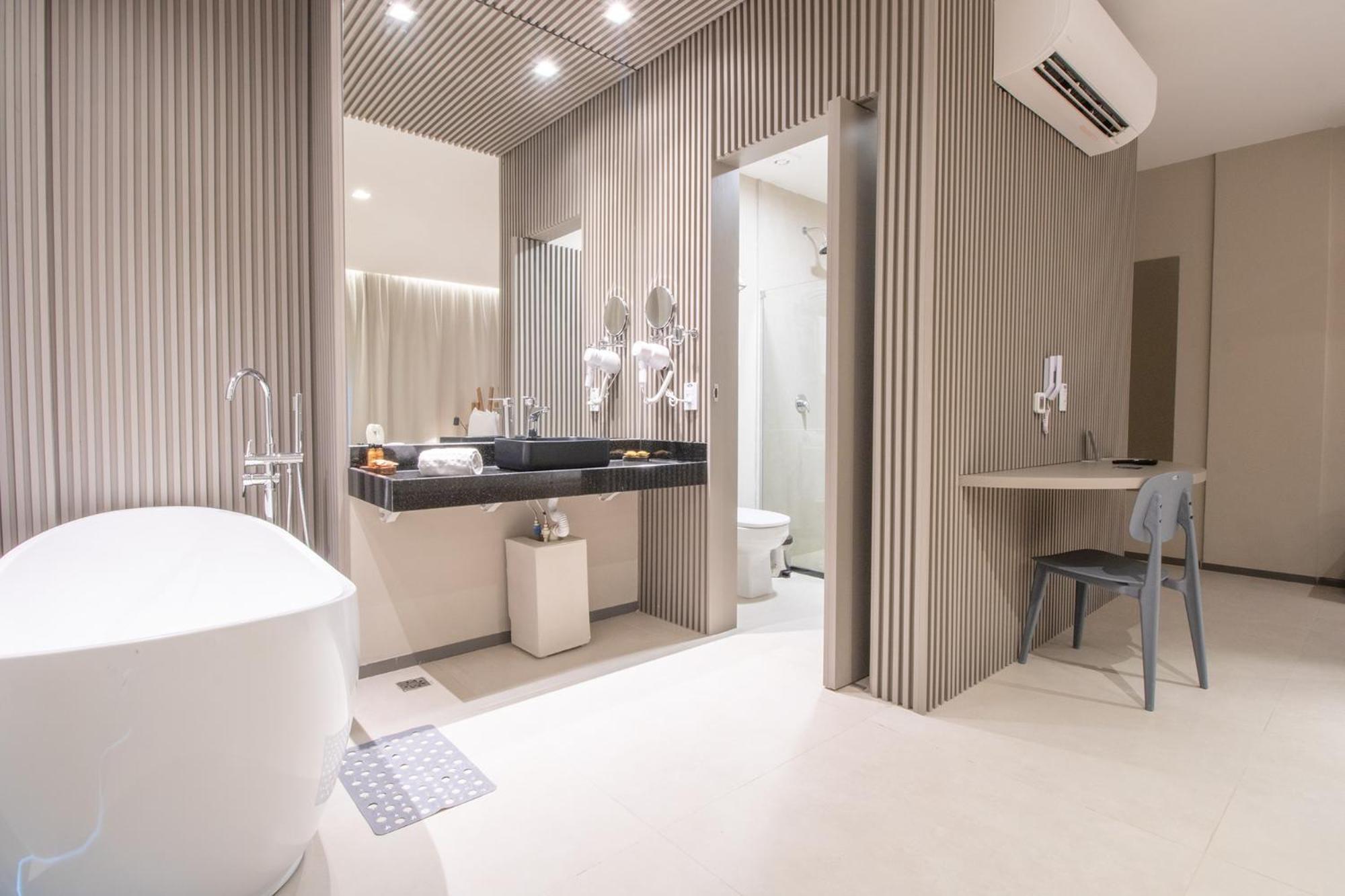 Deluxe Suite Sea View