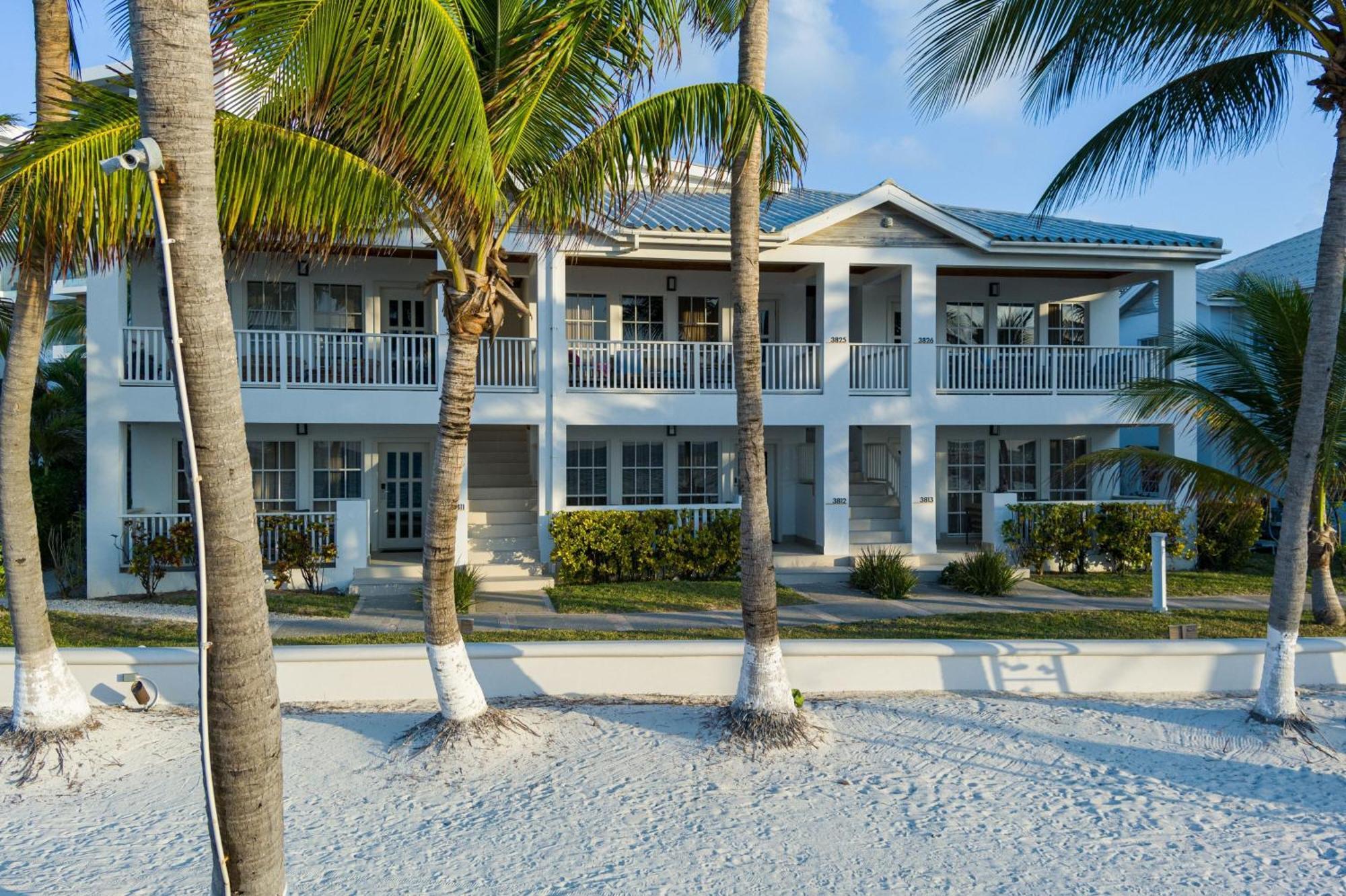 Oceanfront Reef House 2 Bedroom Suite 1 King 1 Queen Balcony,1608838087:JPEG