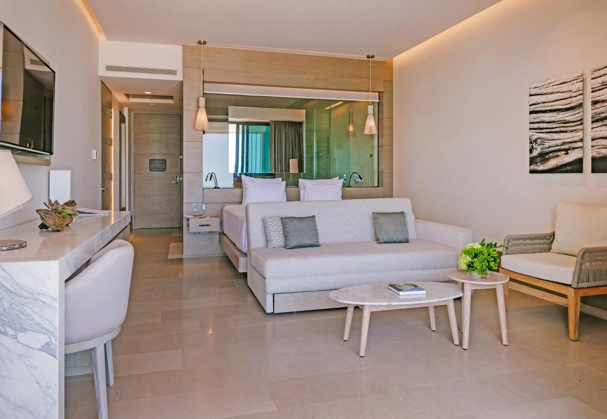 Deluxe King Room Ocean View