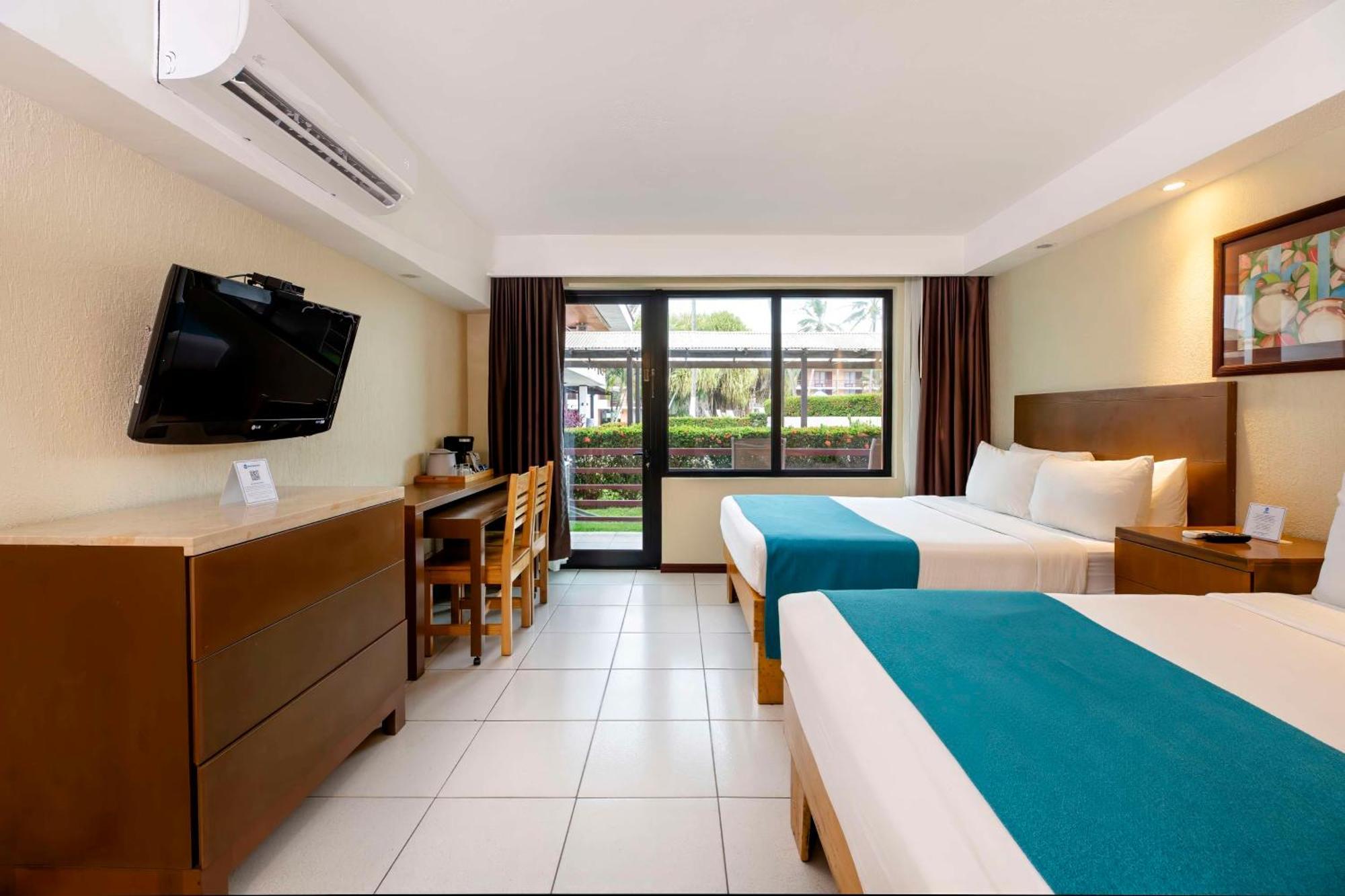 Double Room Two Double Beds Balcony Garden View Non-Smoking
