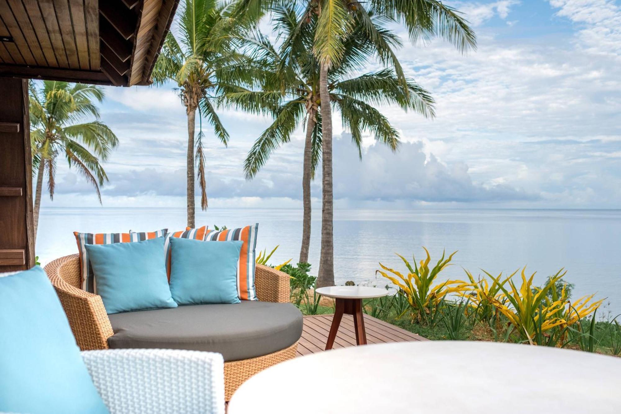 Duplex Ocean Front Bure Villa 1 King Terrace