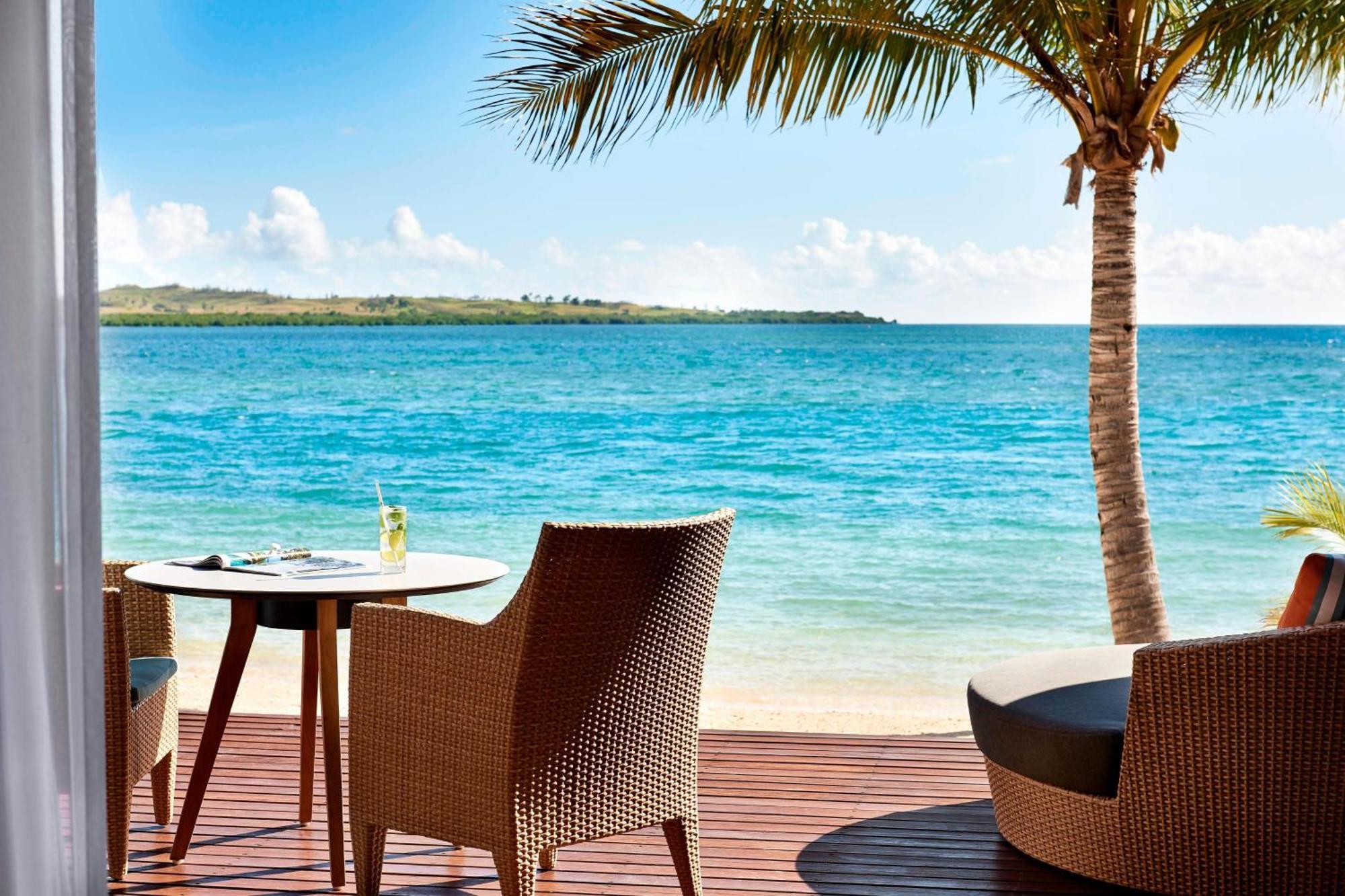 Duplex Ocean Front Bure Villa 1 King Terrace