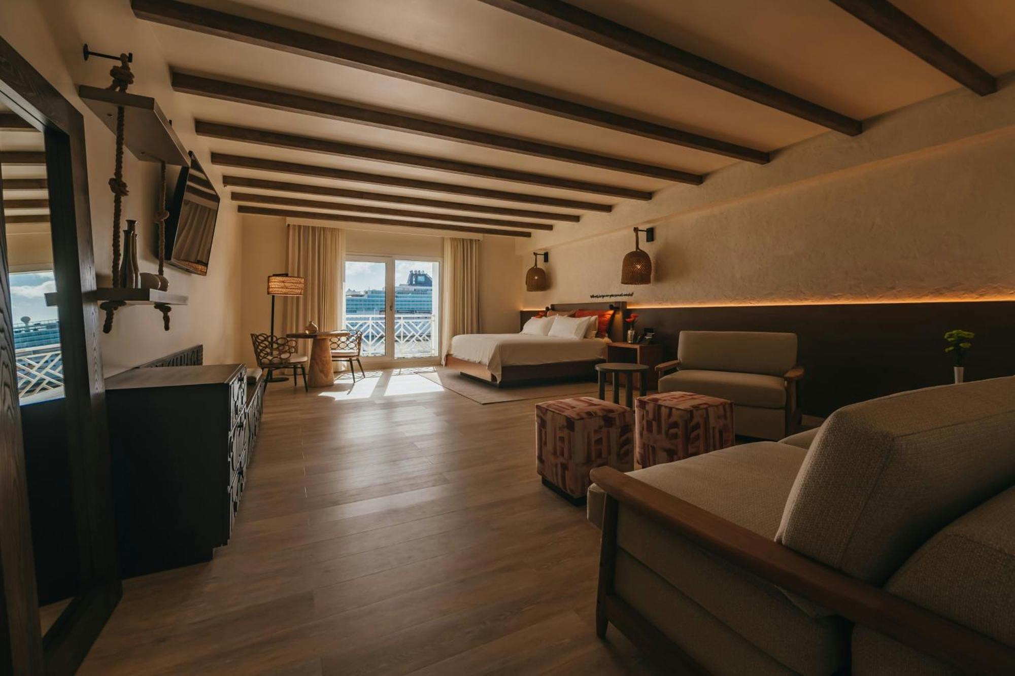 Executive Suite King Bed Adults Only