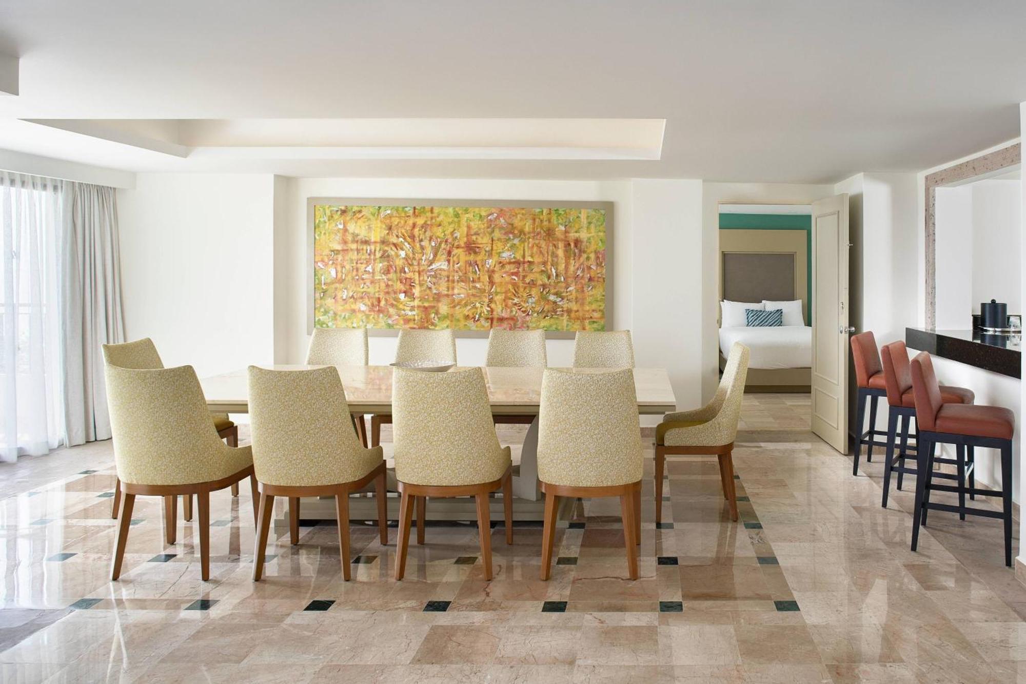 1 Bedroom Presidential Suite 1 King Oceanfront Terrace