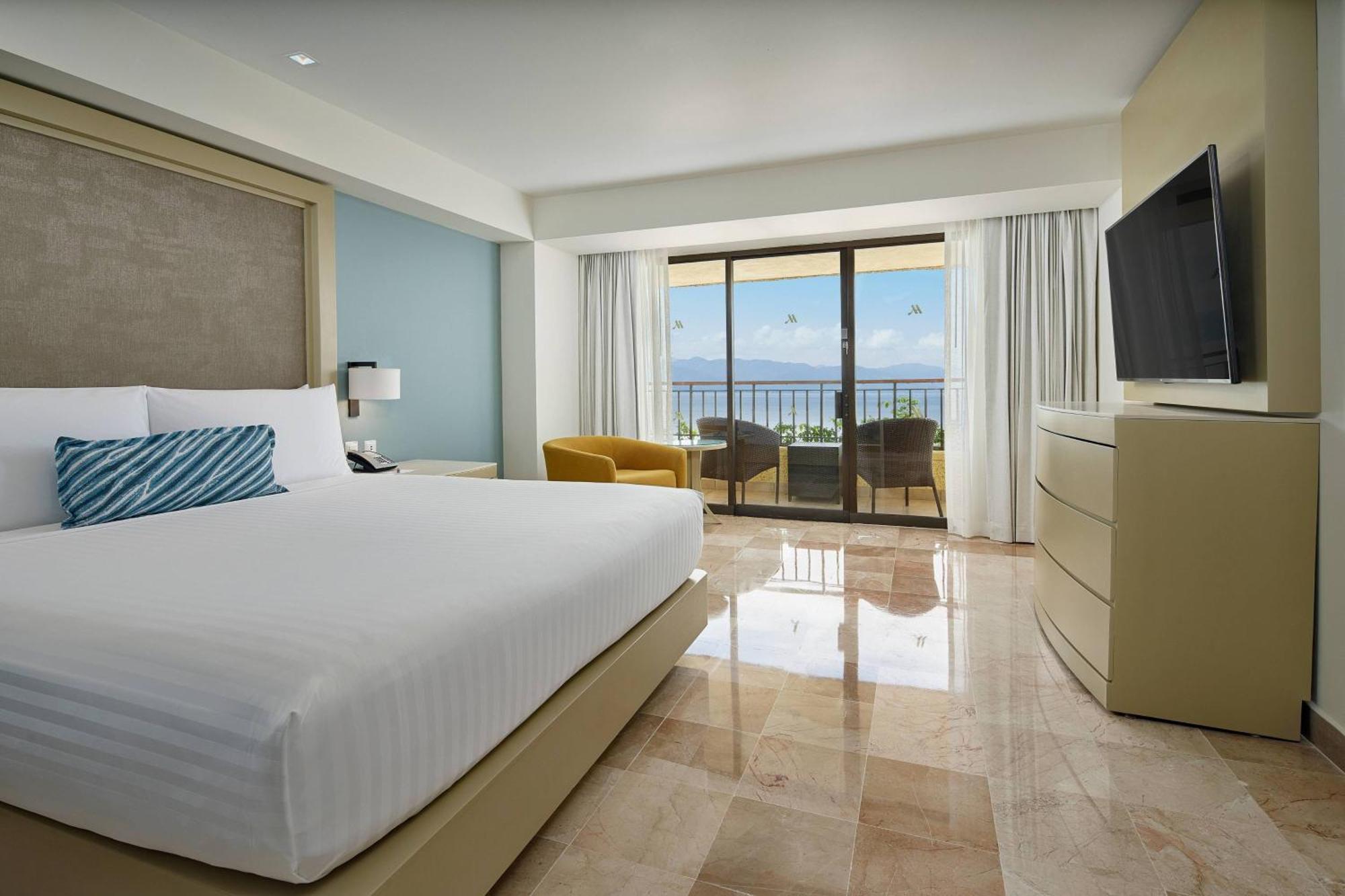 Governor Suite 1 Bedroom Larger Suite 1 King Oceanfront