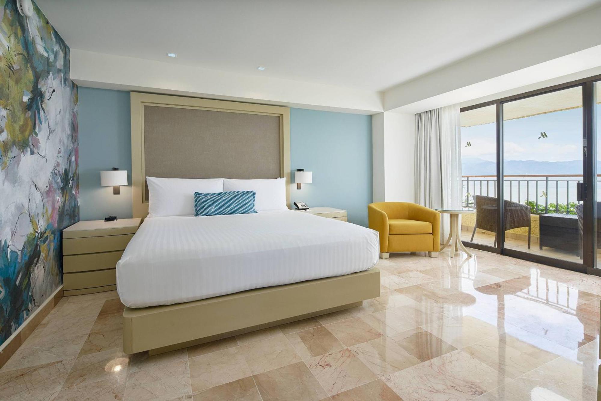 Governor Suite 1 Bedroom Larger Suite 1 King Oceanfront