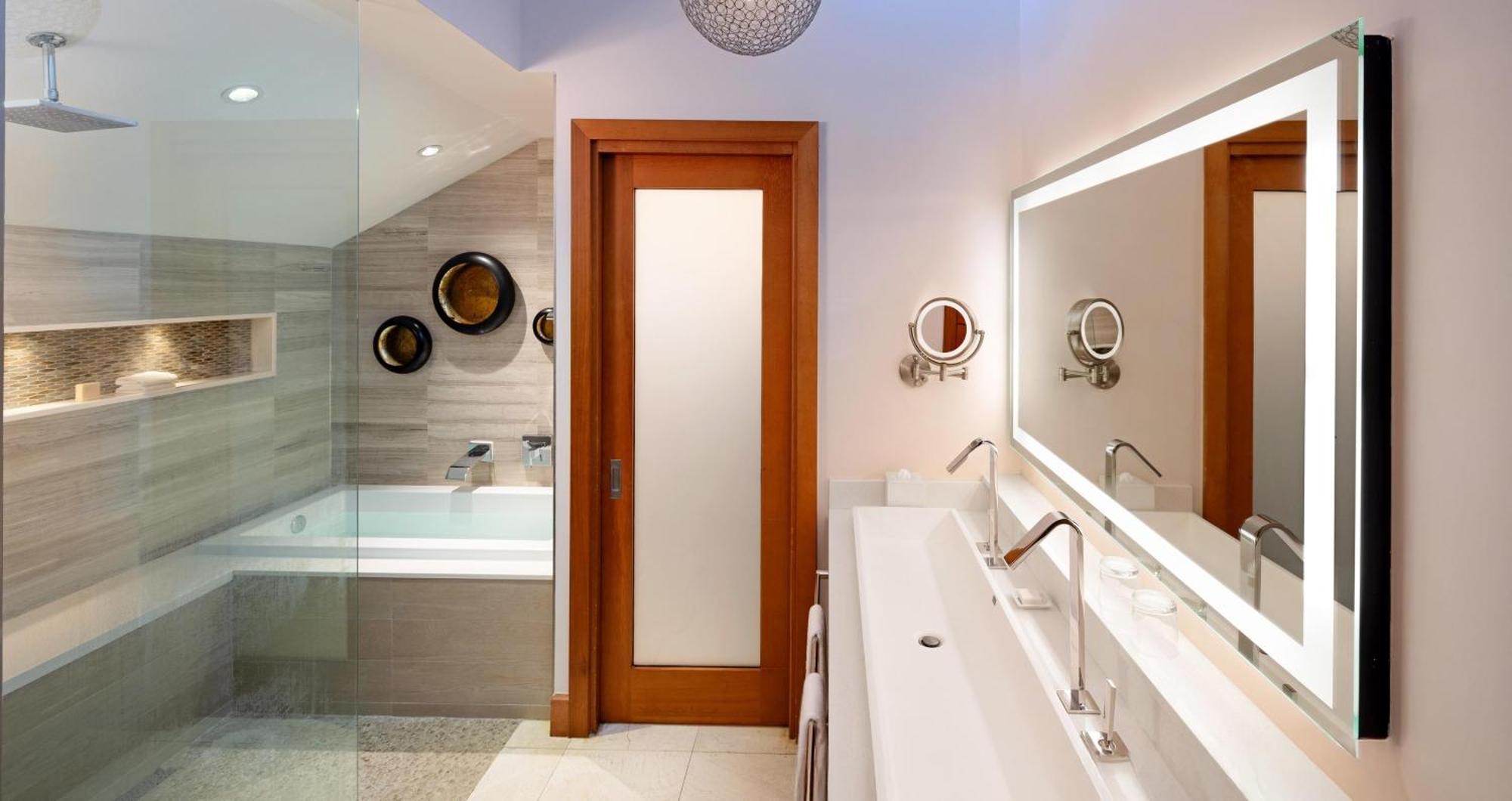 Honeymoon Beachfront Two Story One Bedroom Butler Villa Suite Tranquility Soaking Tub