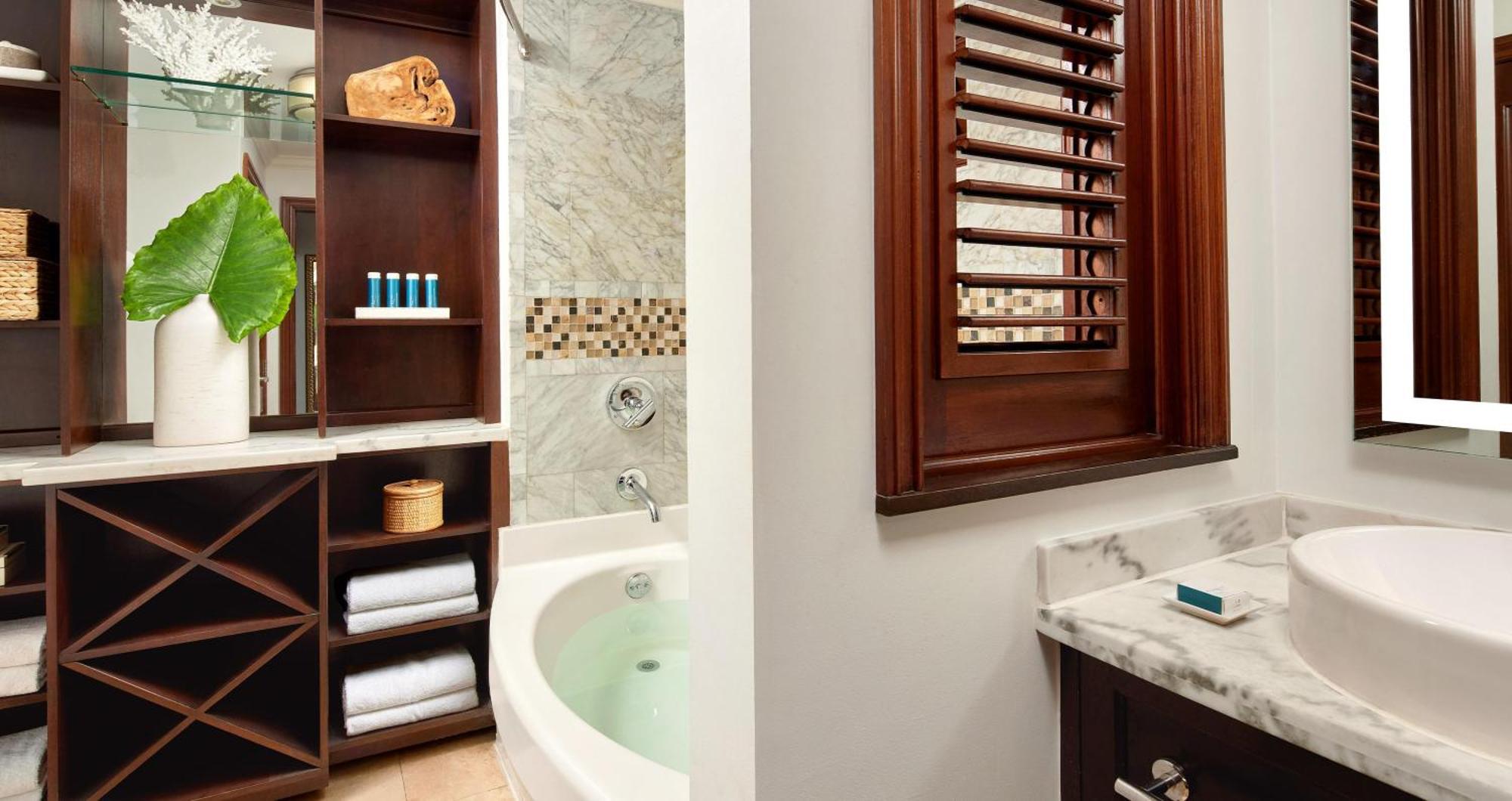 Caribbean Grande Luxe Poolside Room,1645690809:JPEG