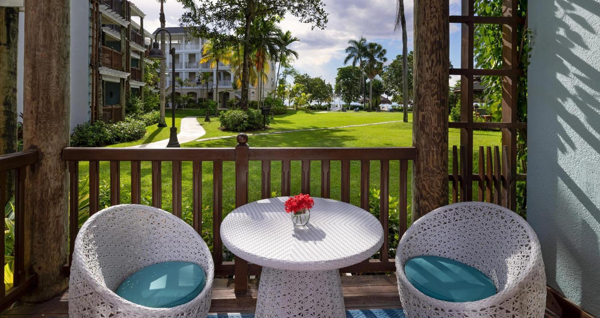 Tropical Beachfront Concierge Family Rooms 2 Connecting Bedrooms,1645695706:JPEG