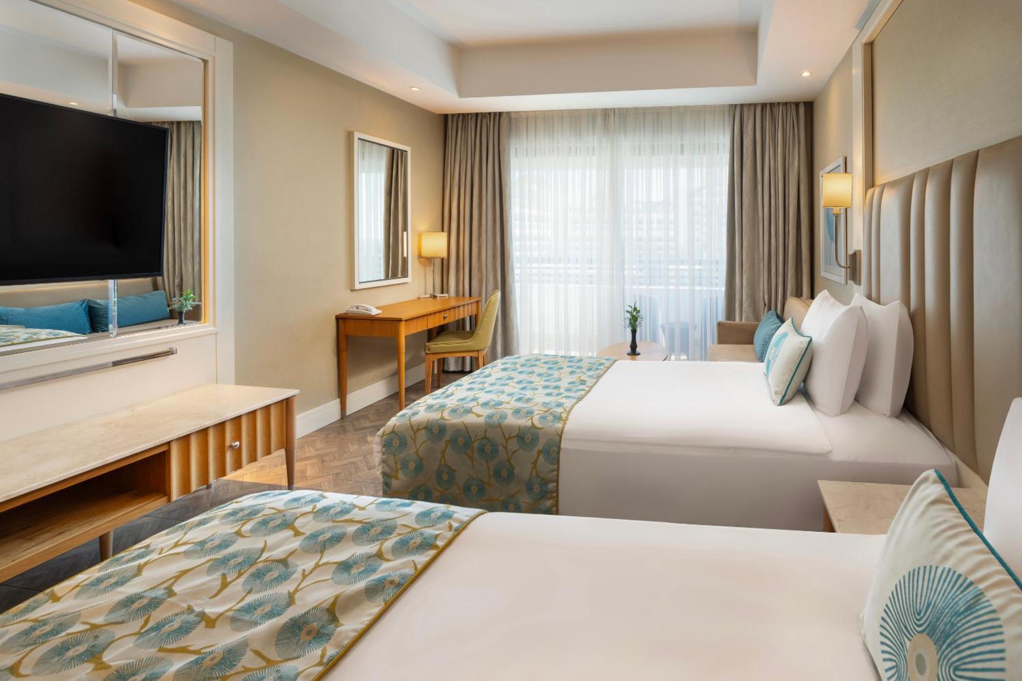 Standard Room Side Sea View 12