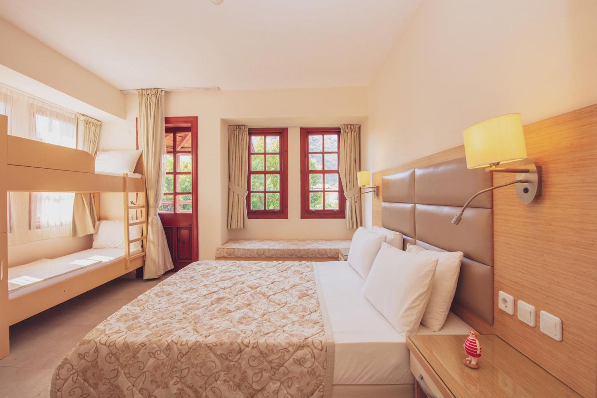 Family Room,1771770171:JPEG