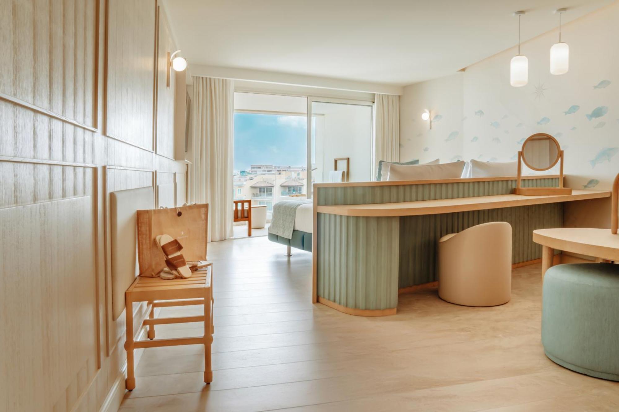 Side Ocean View Butler Suite King Single