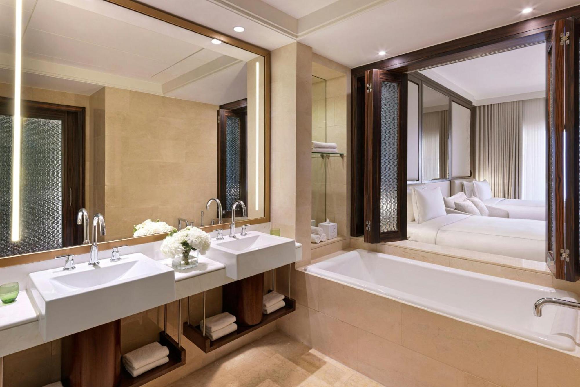 Club Twin Room Lounge Access