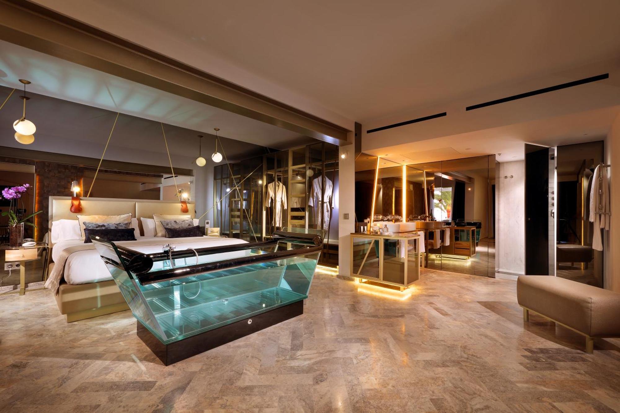 The Xpa Suite Entrance to Ushuaia Club