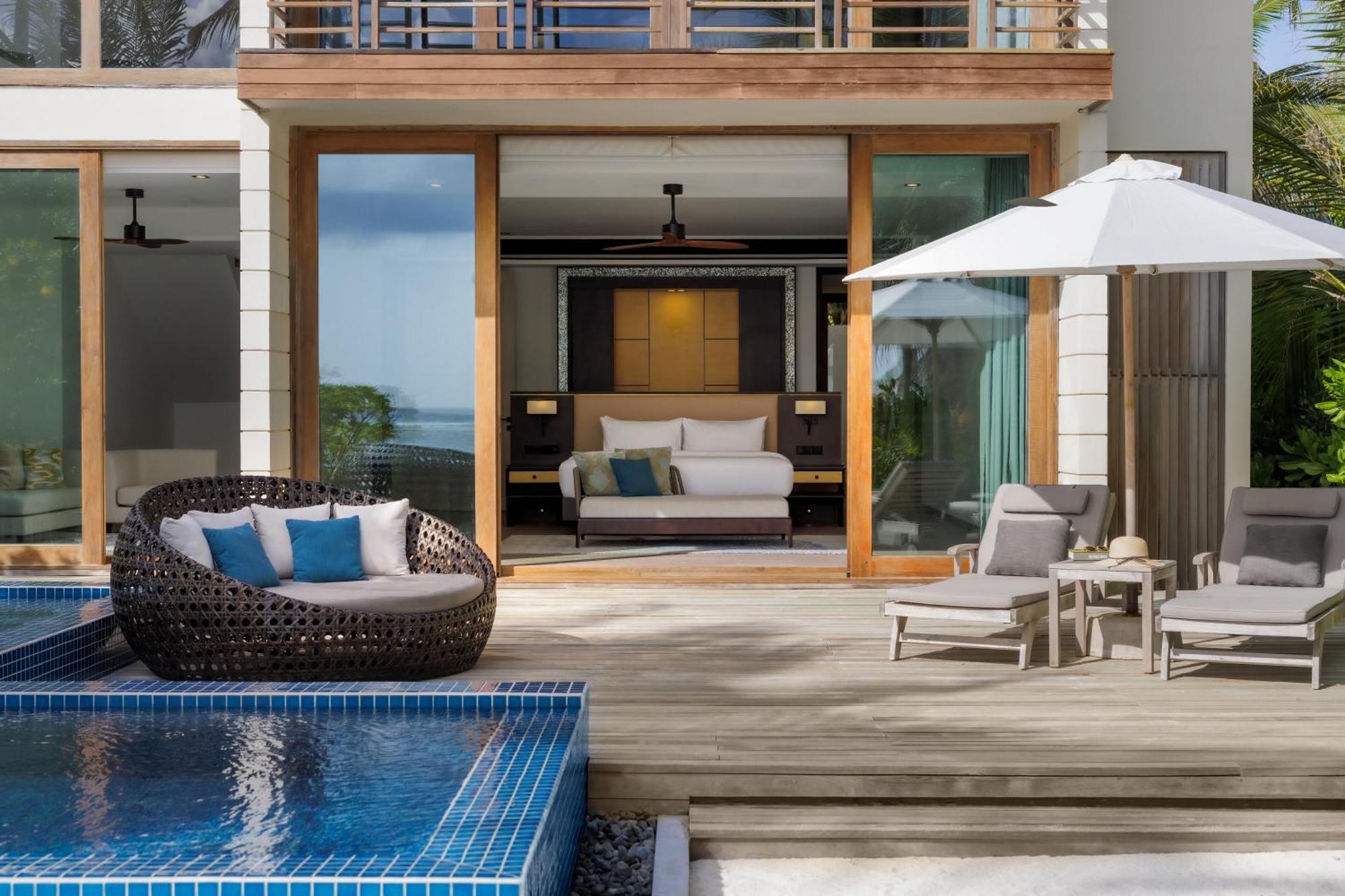 Duplex Two Bedroom Beach Sunset Villa private pool & access to VIP seaplane lounge on arrival $50 Spa credit & kids &