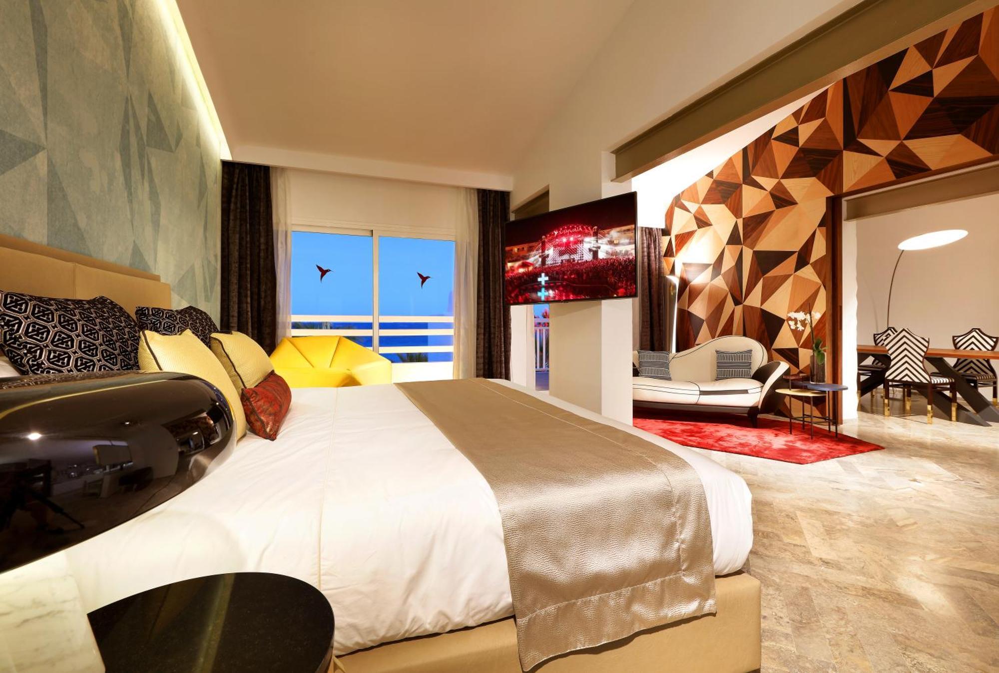 Suite Size Does Matter Entrance to Ushuaia Club