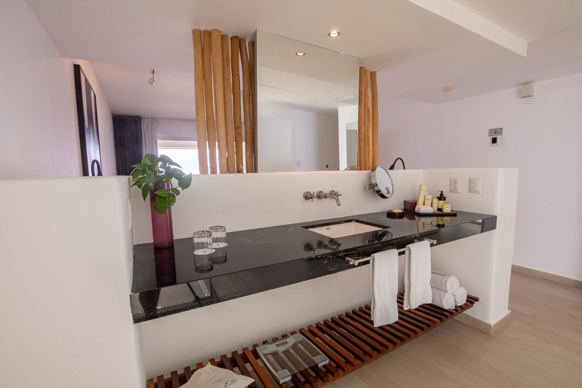 Deluxe Double Ocean View,1661639694:JPEG