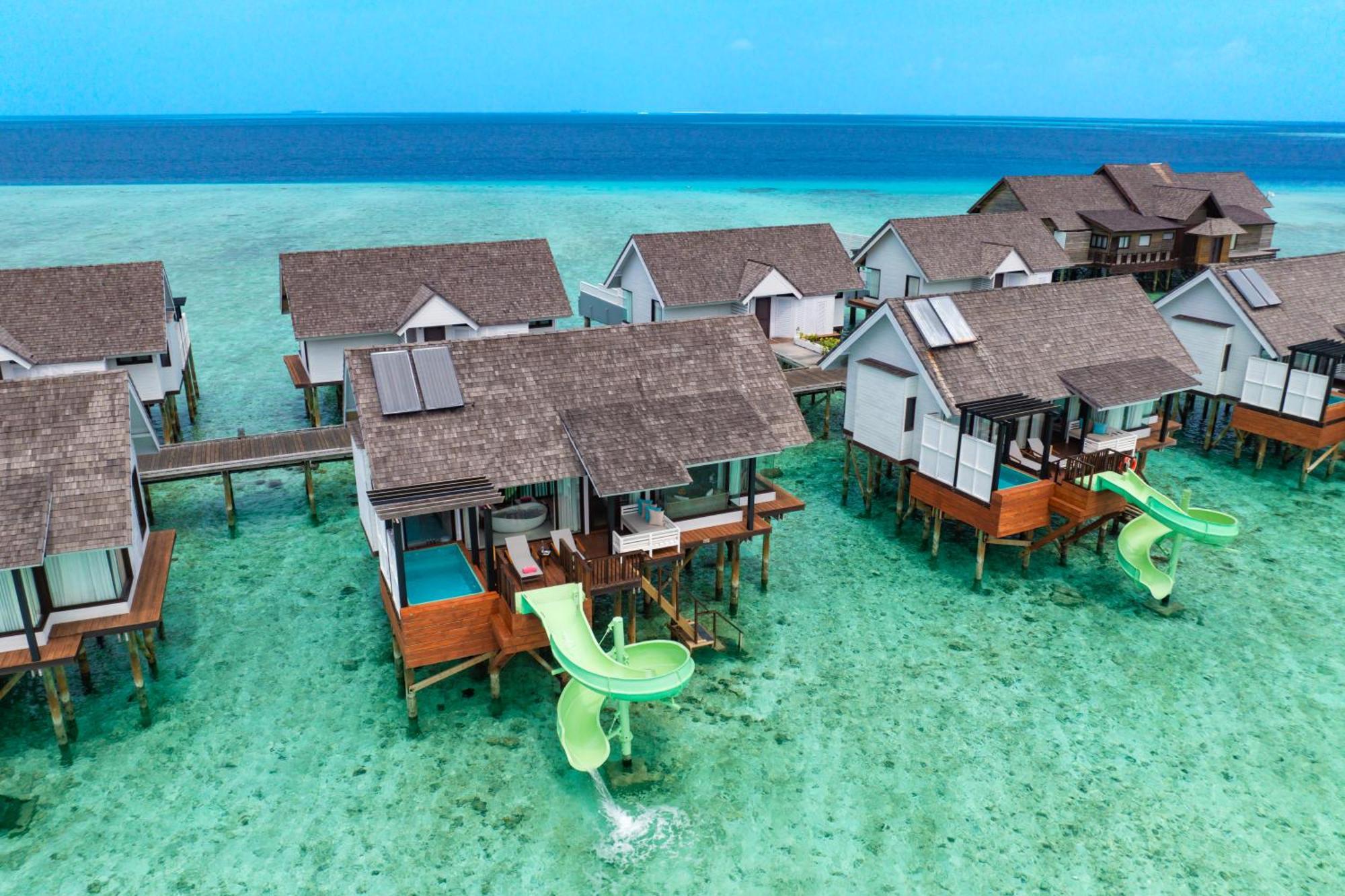 Wind Villa with Jacuzzi and Slide