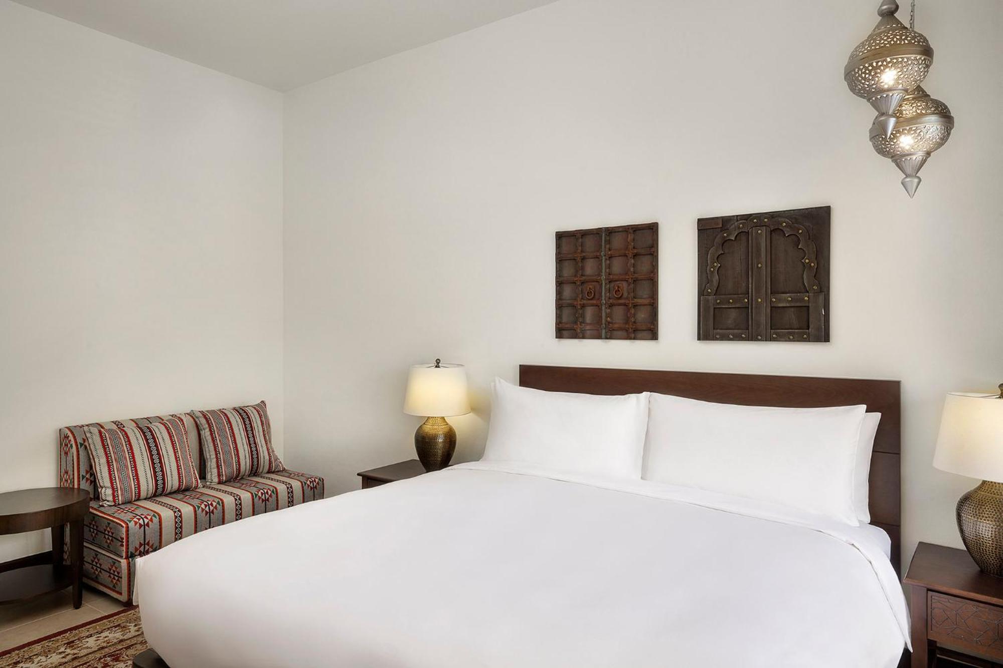 Deluxe King Room View Accessible