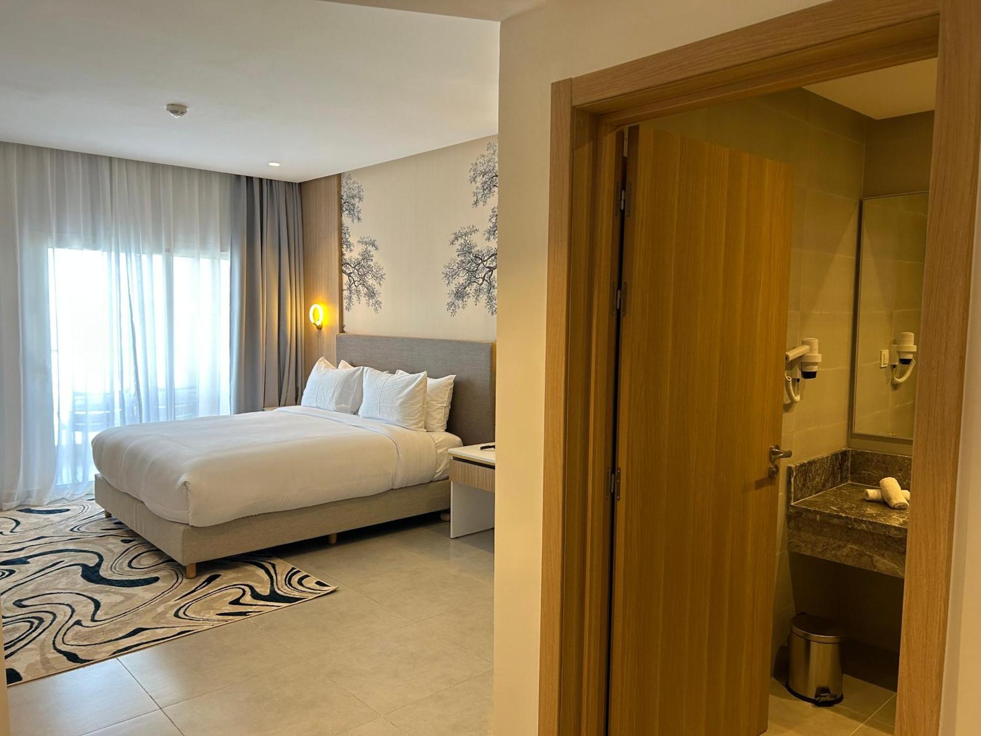 Deluxe Family Suite