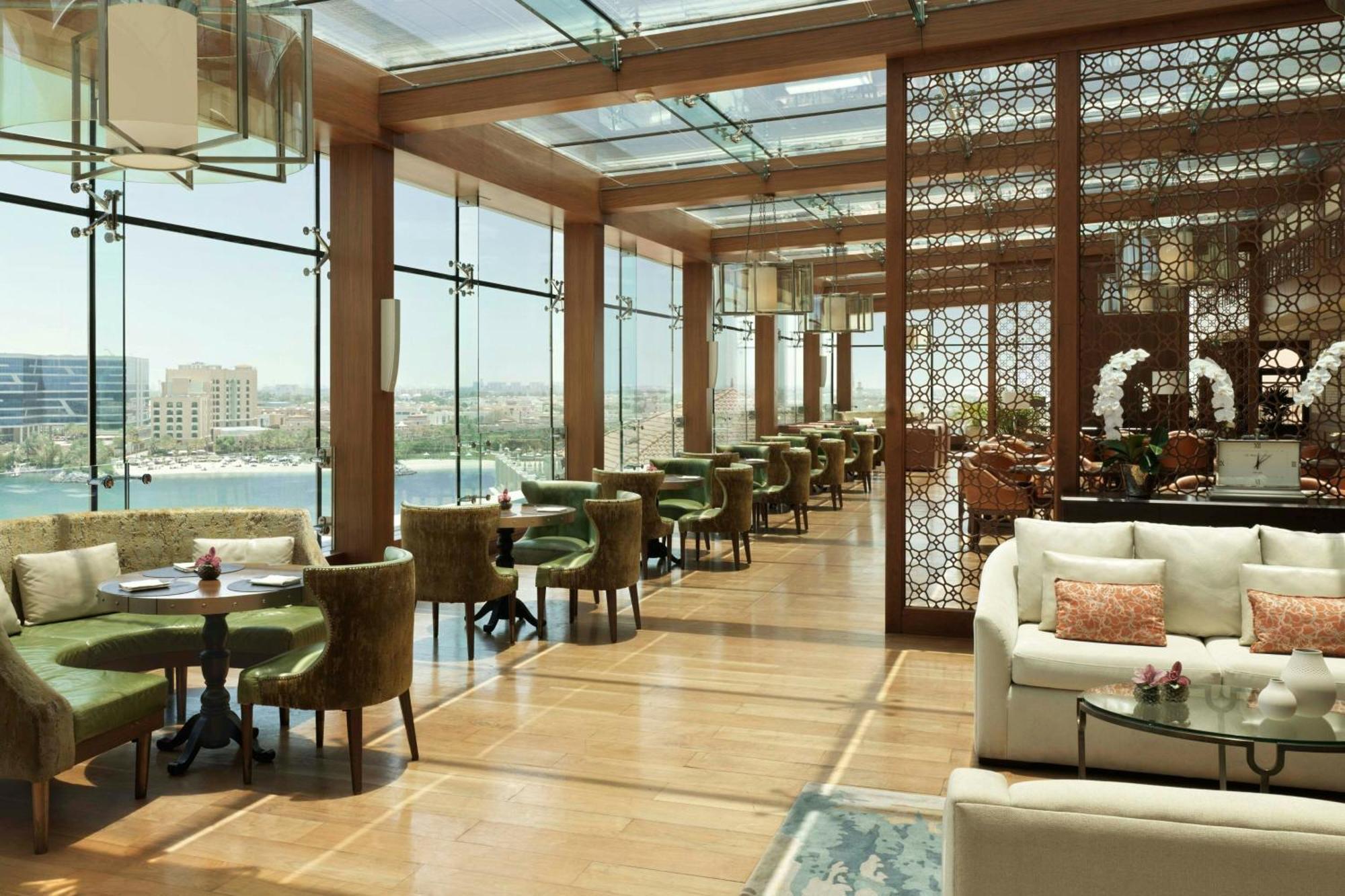 Club Twin Room Lounge Access