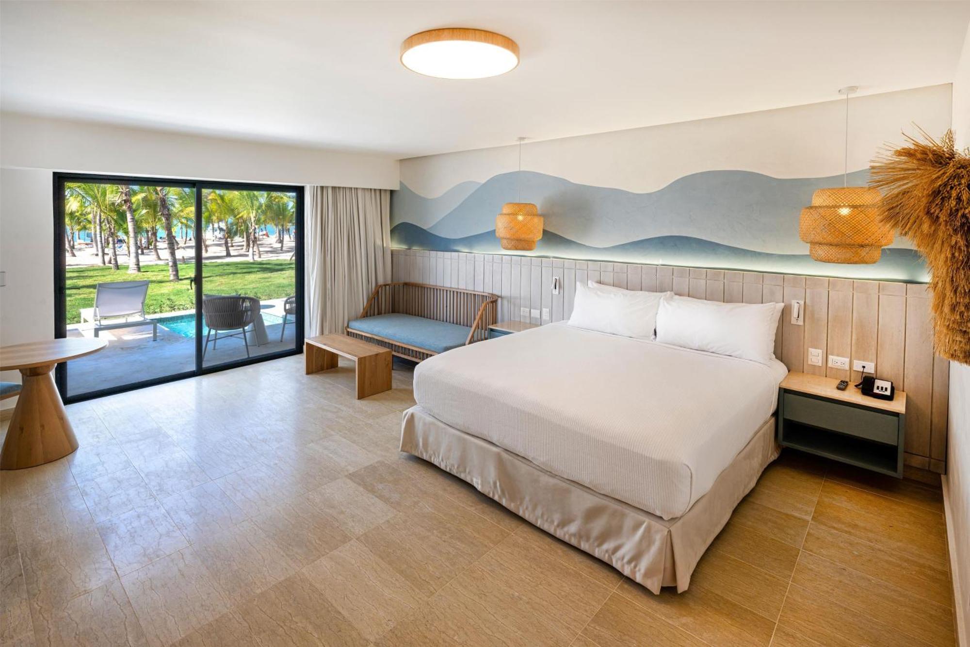 Splash Oceanfront Room 1 King Bed Non-Smoking,1636693763:JPEG