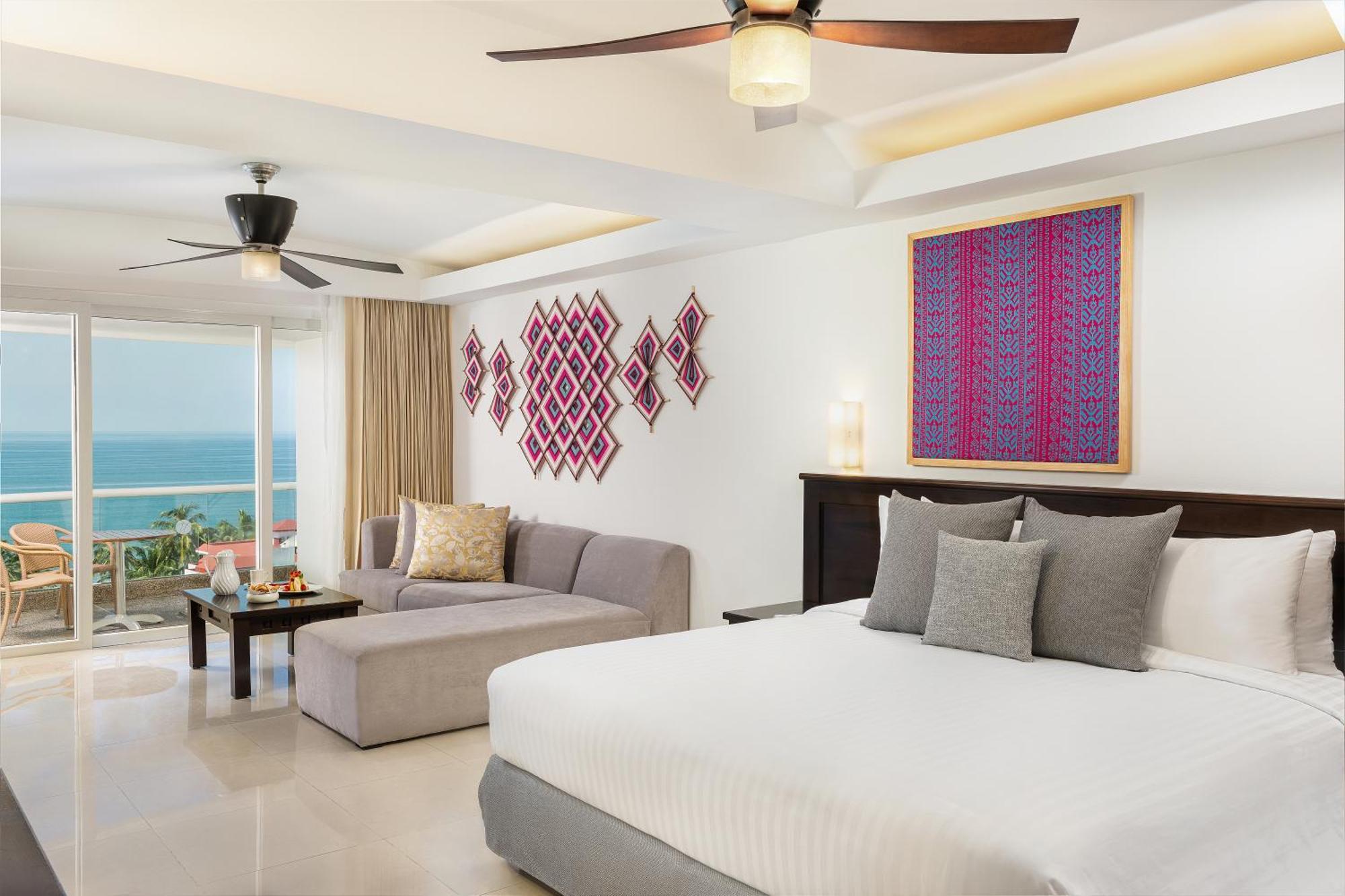 Junior Suite, Ocean View, 1 King,1677862929:JPEG