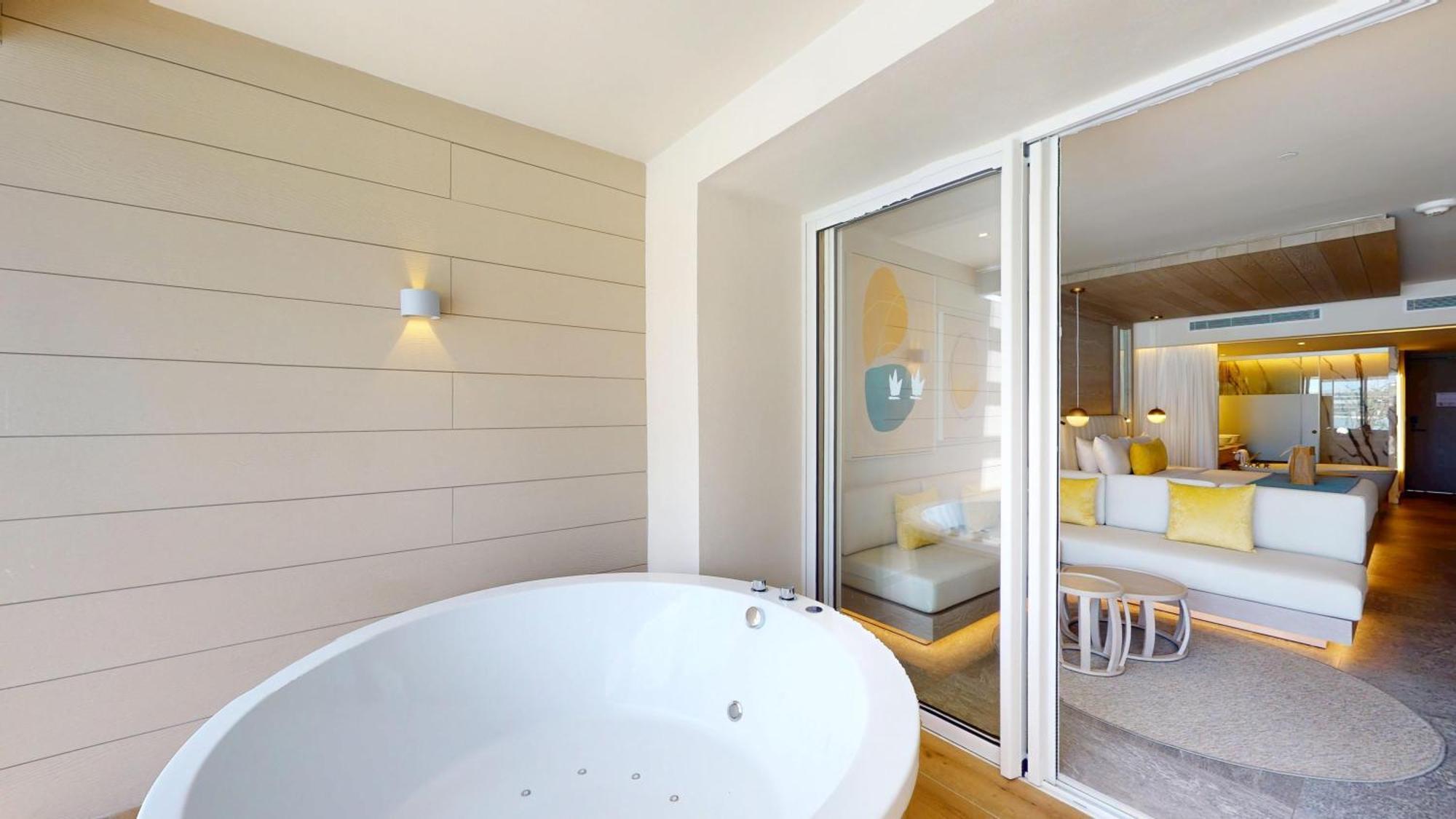 Platinum Swim Out Junior Suite,1679723584:JPEG