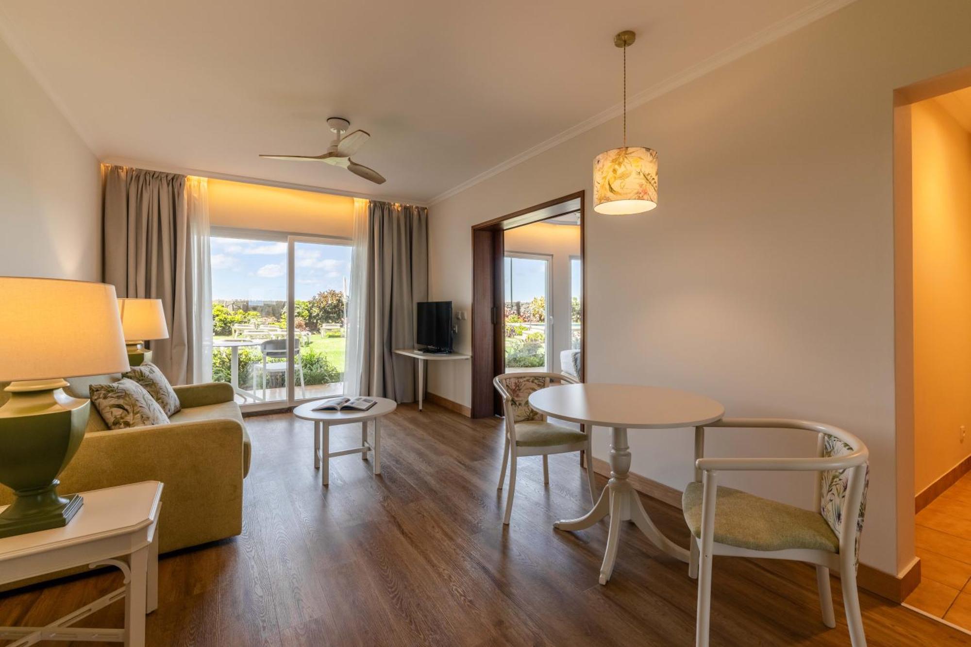 Junior Suite,1682929811:JPEG