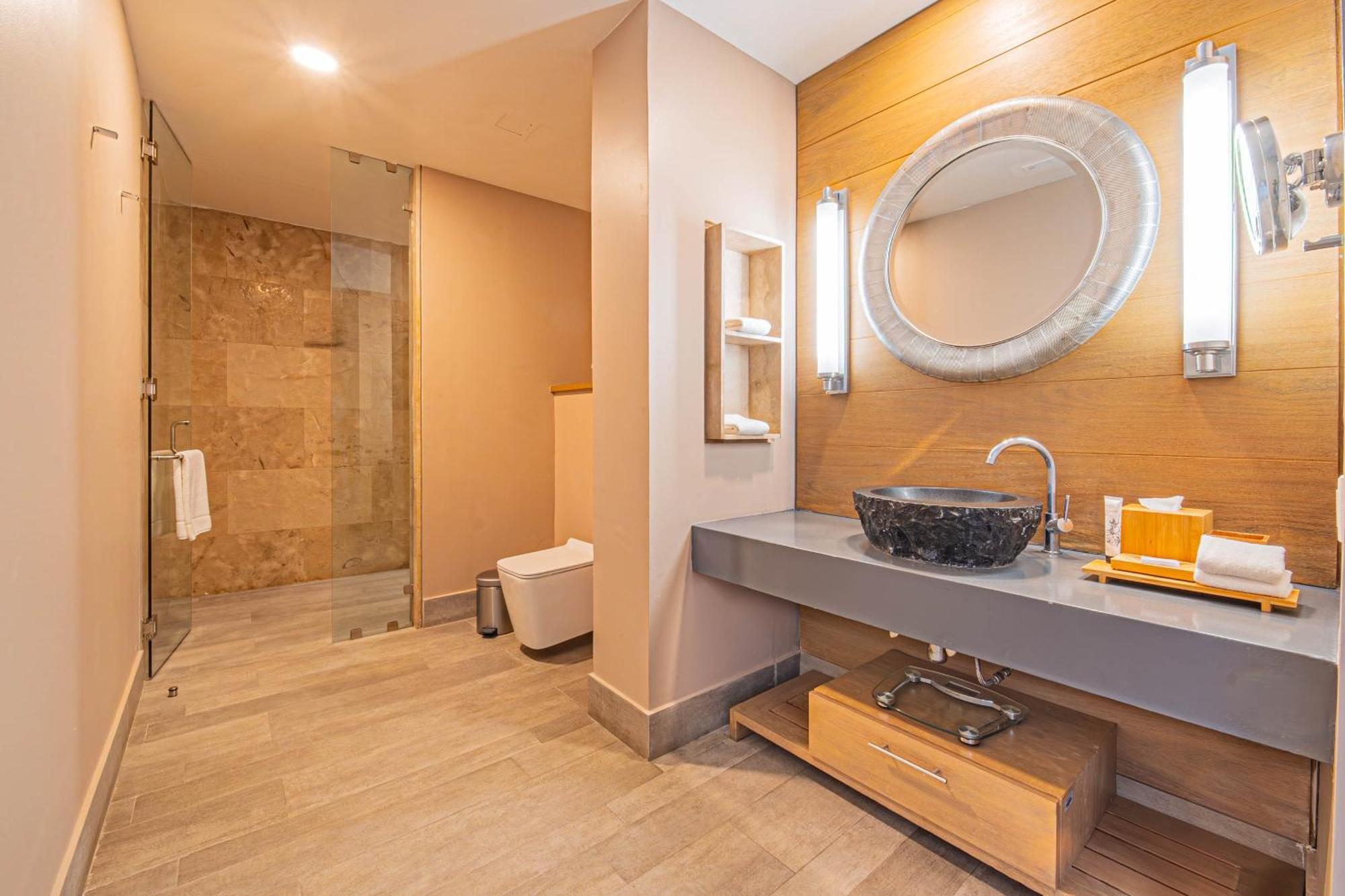 Standard King Room - Adults Only,1683887699:JPEG