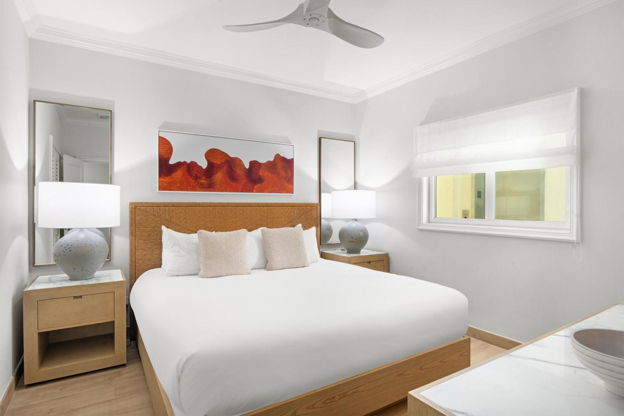 Deluxe One Bedroom Partial Ocean View