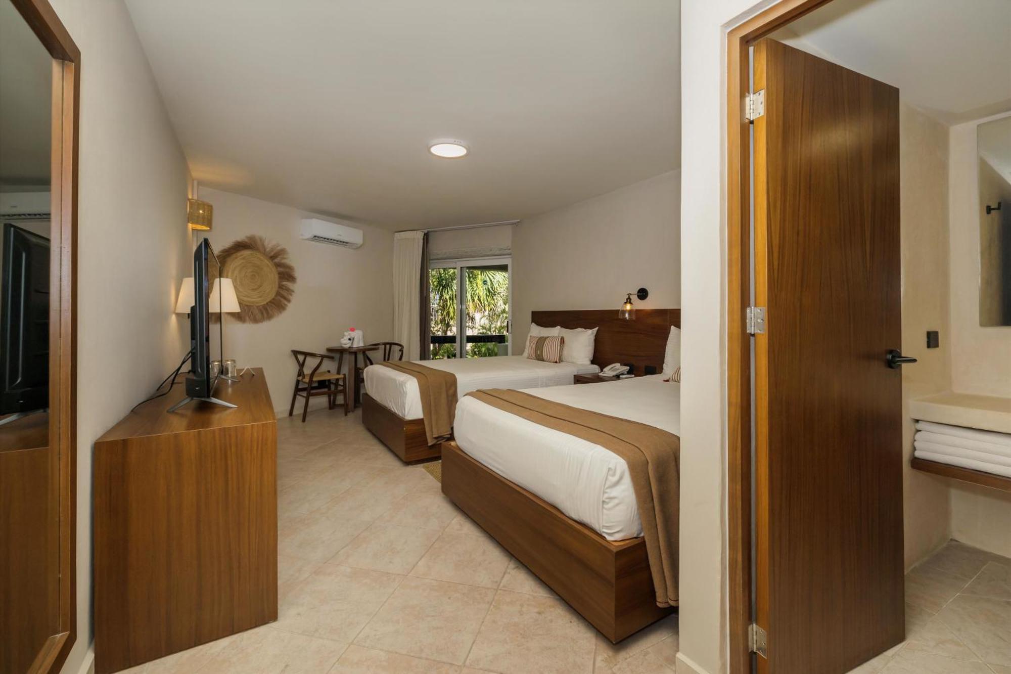 Superior Double or Twin Room Garden View